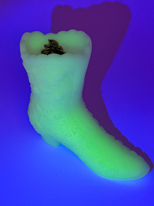 Vintage Fenton Uranium Glass Boot – Daisy & Button Pattern