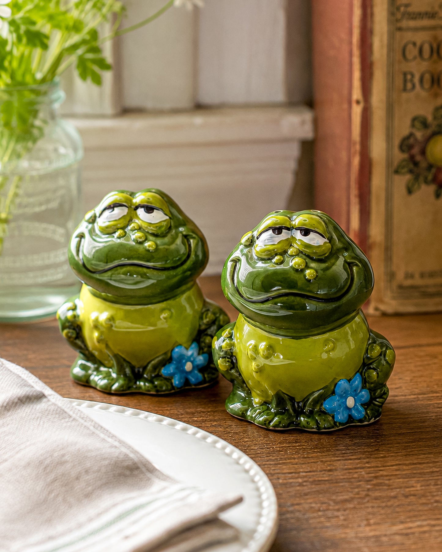 Vintage Holt Howard Smiling Green Frog Salt and Pepper Shakers, Made in Japan, Mid-Century Novelty Kitchen