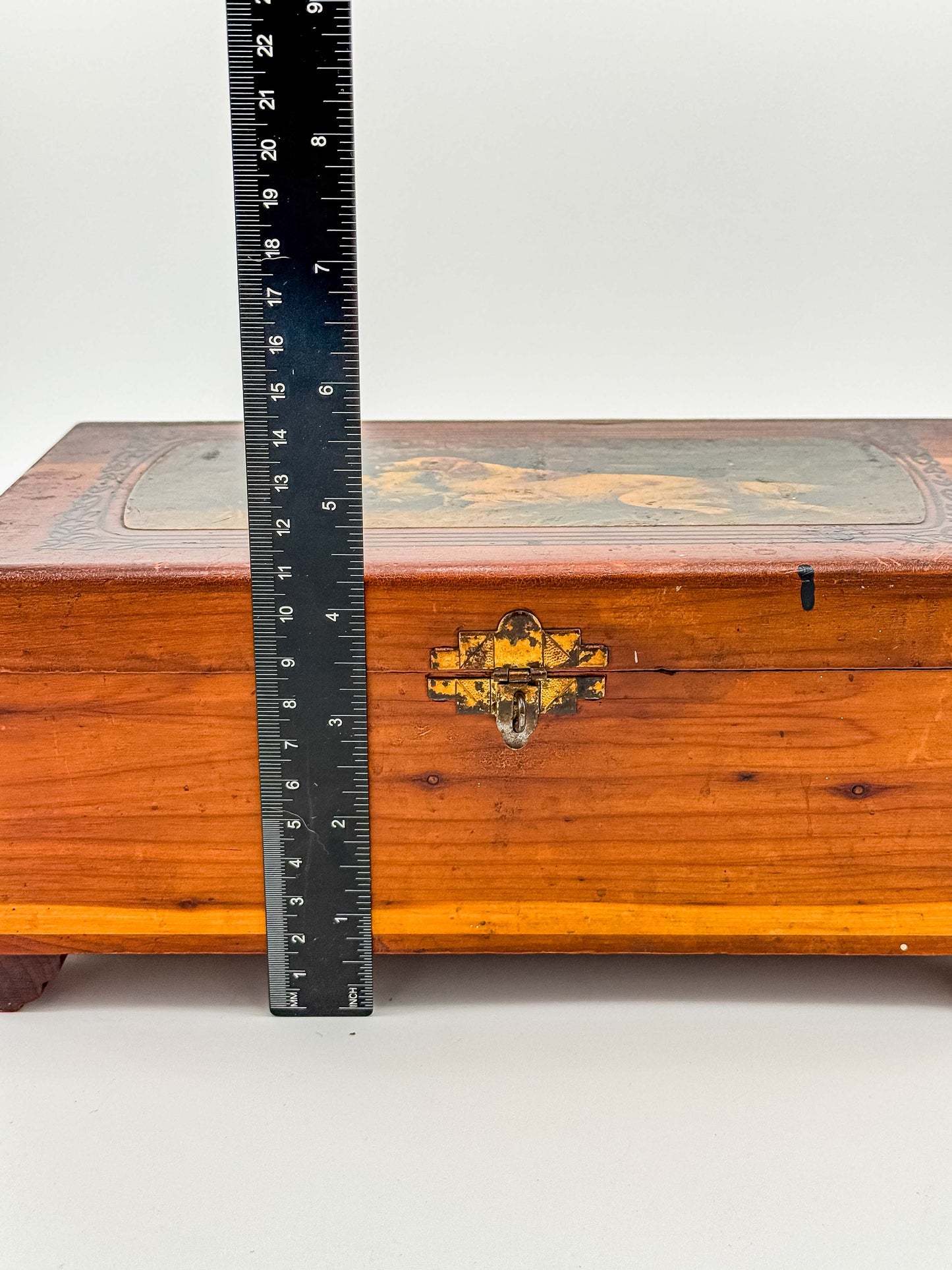 Antique Victorian Wooden Keepsake Box – Spaniel Dog Decoupage Lid