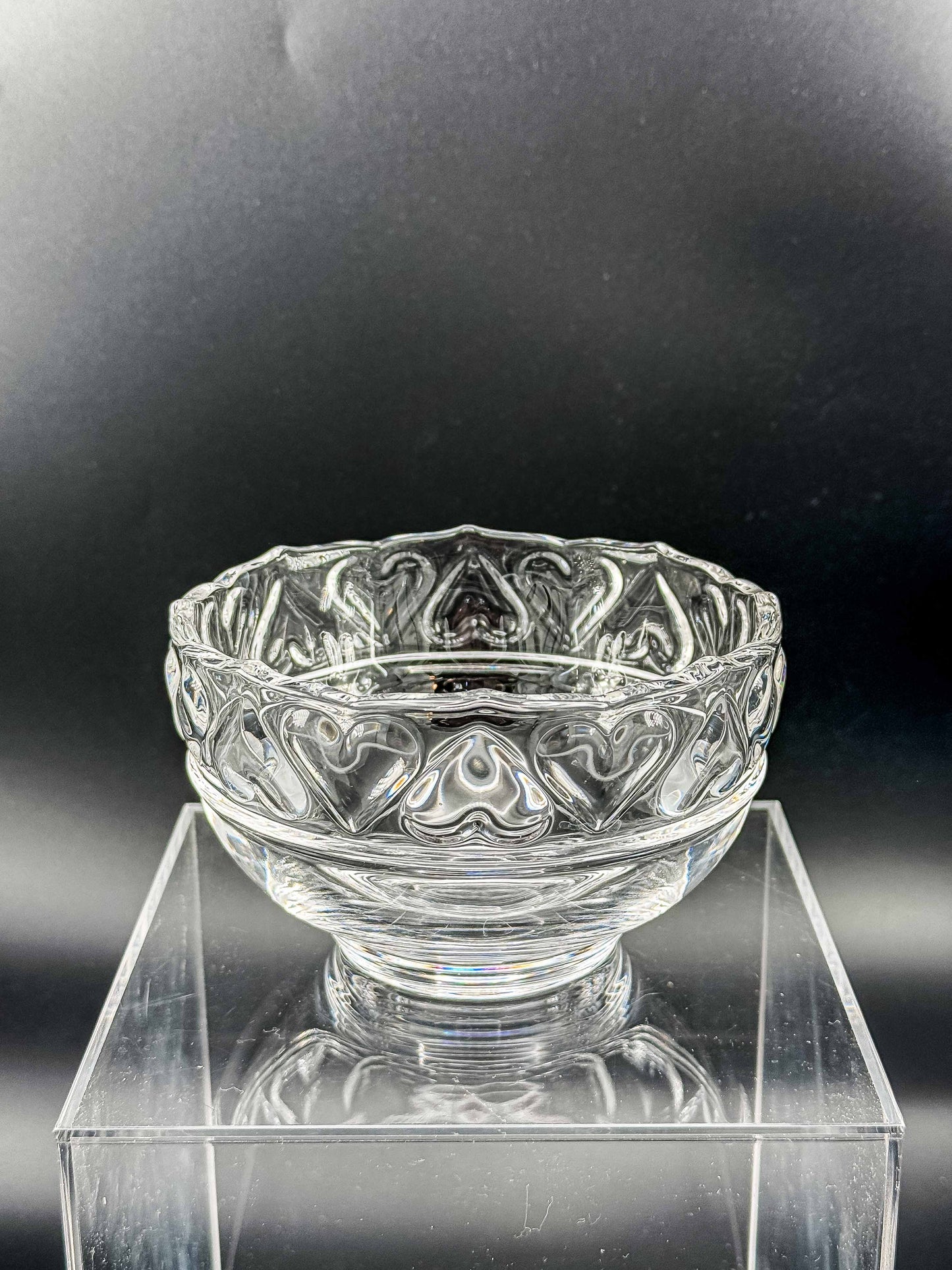 Tiffany & Co. Fine Crystal Hearts Art Glass Bowl