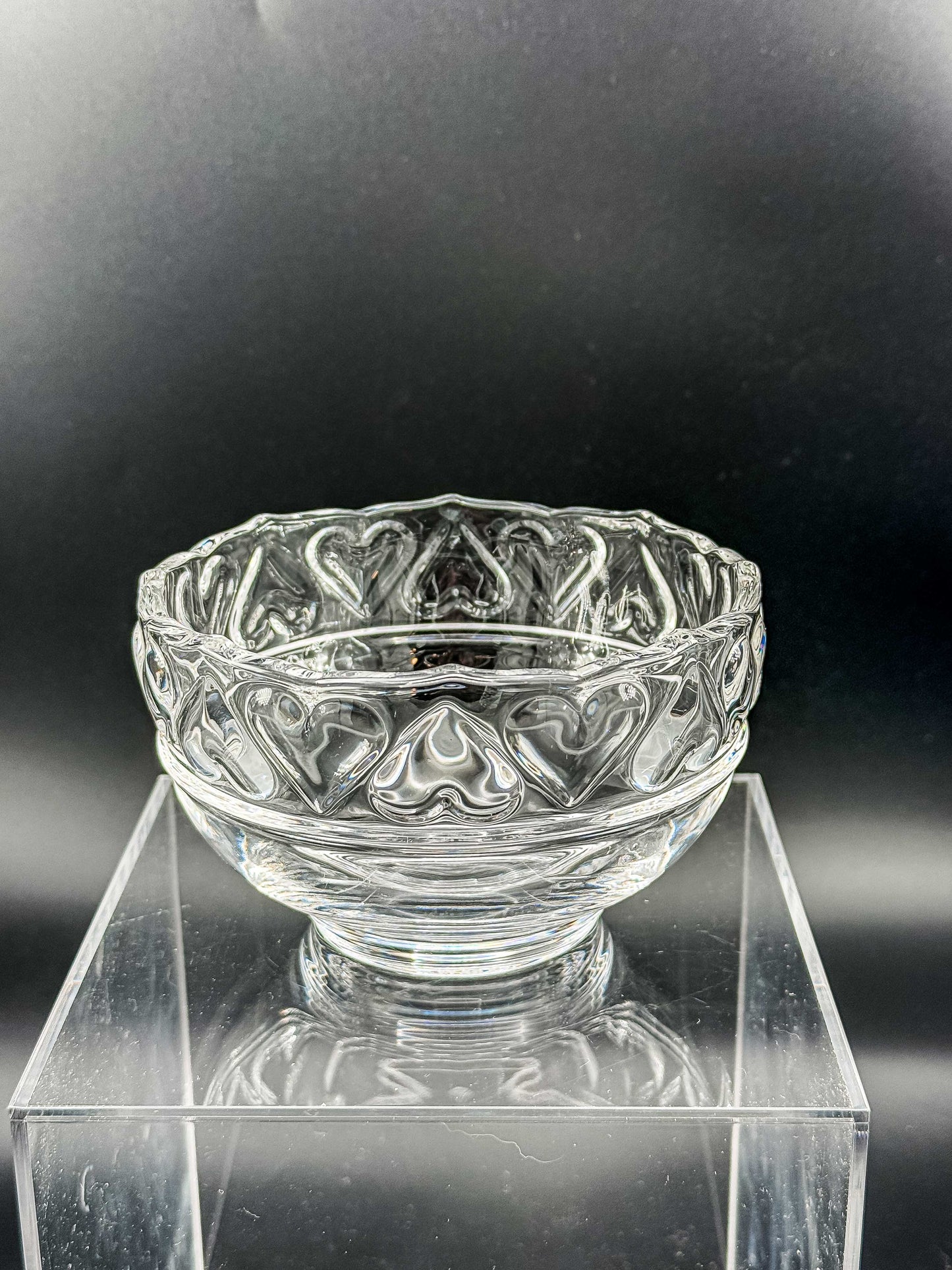 Tiffany & Co. Fine Crystal Hearts Art Glass Bowl