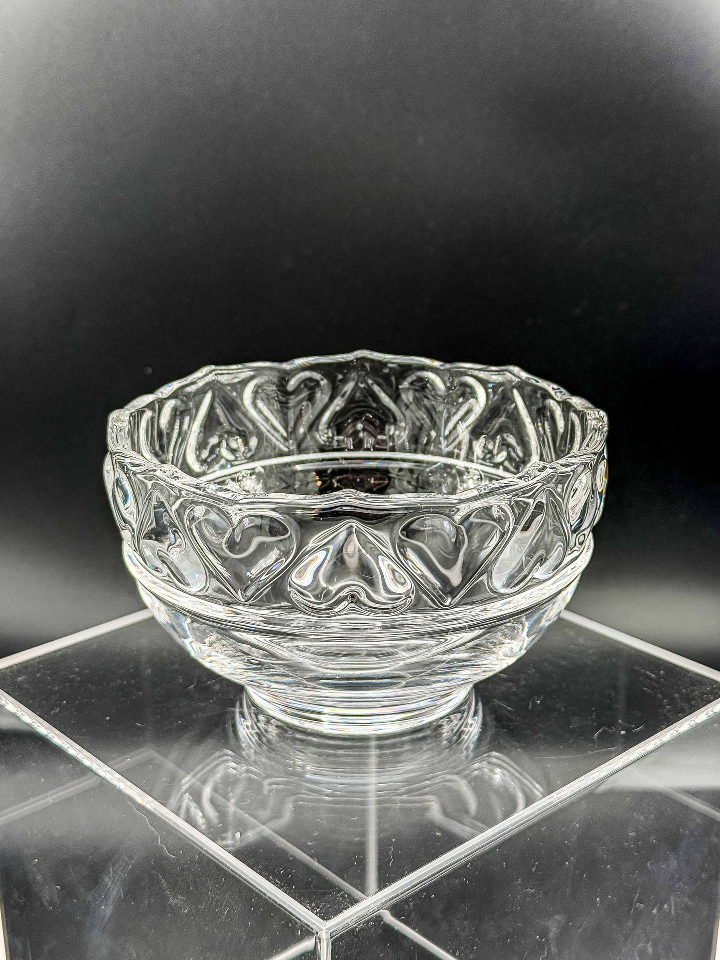 Tiffany & Co. Fine Crystal Hearts Art Glass Bowl