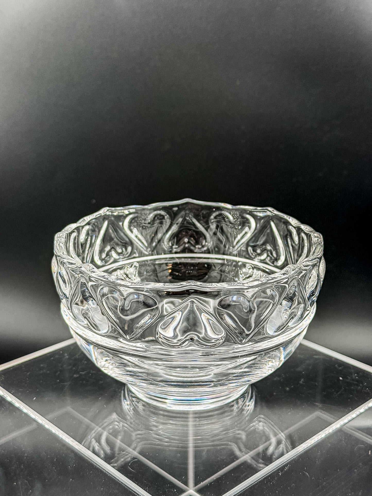 Tiffany & Co. Fine Crystal Hearts Art Glass Bowl