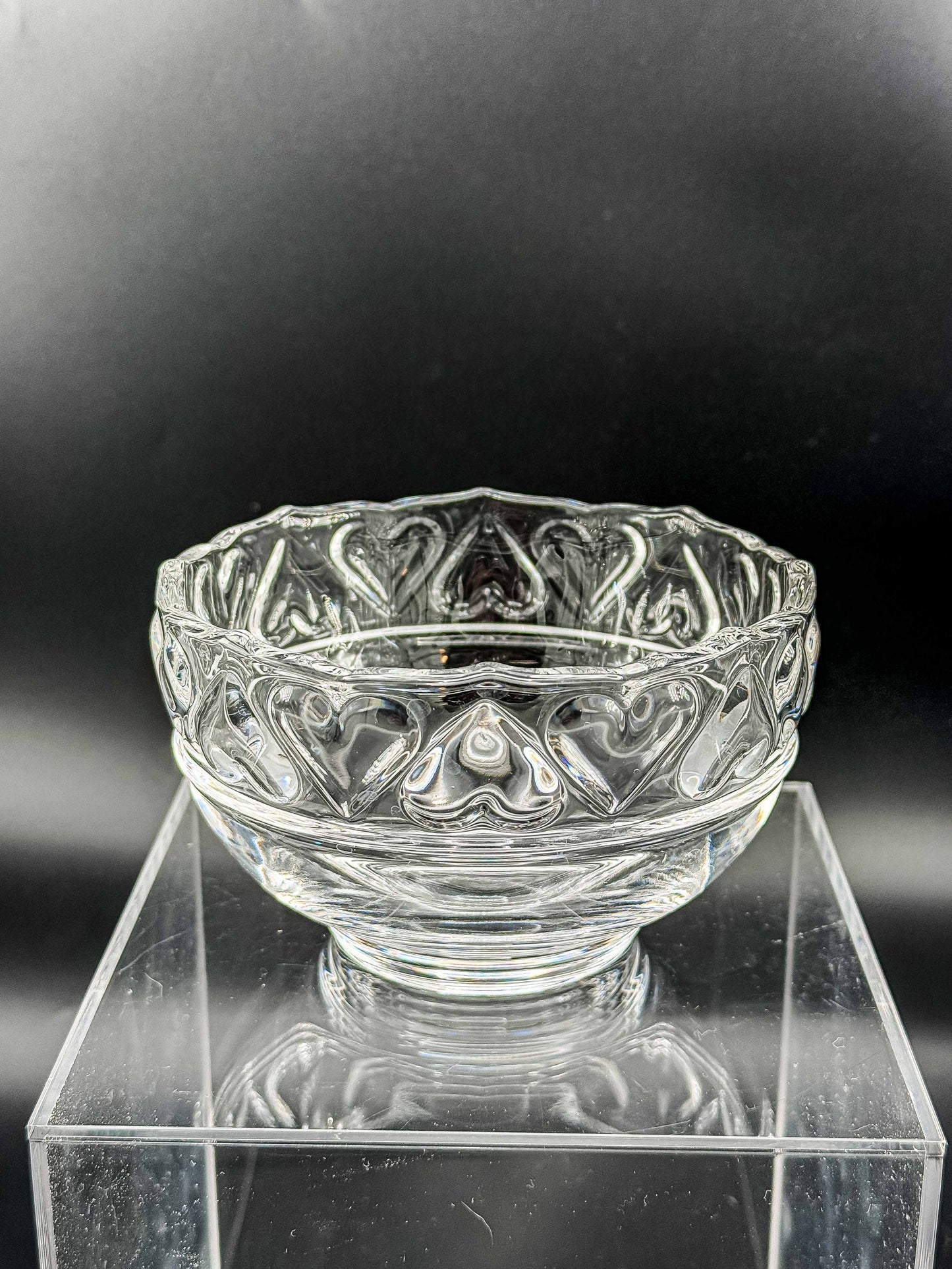 Tiffany & Co. Fine Crystal Hearts Art Glass Bowl