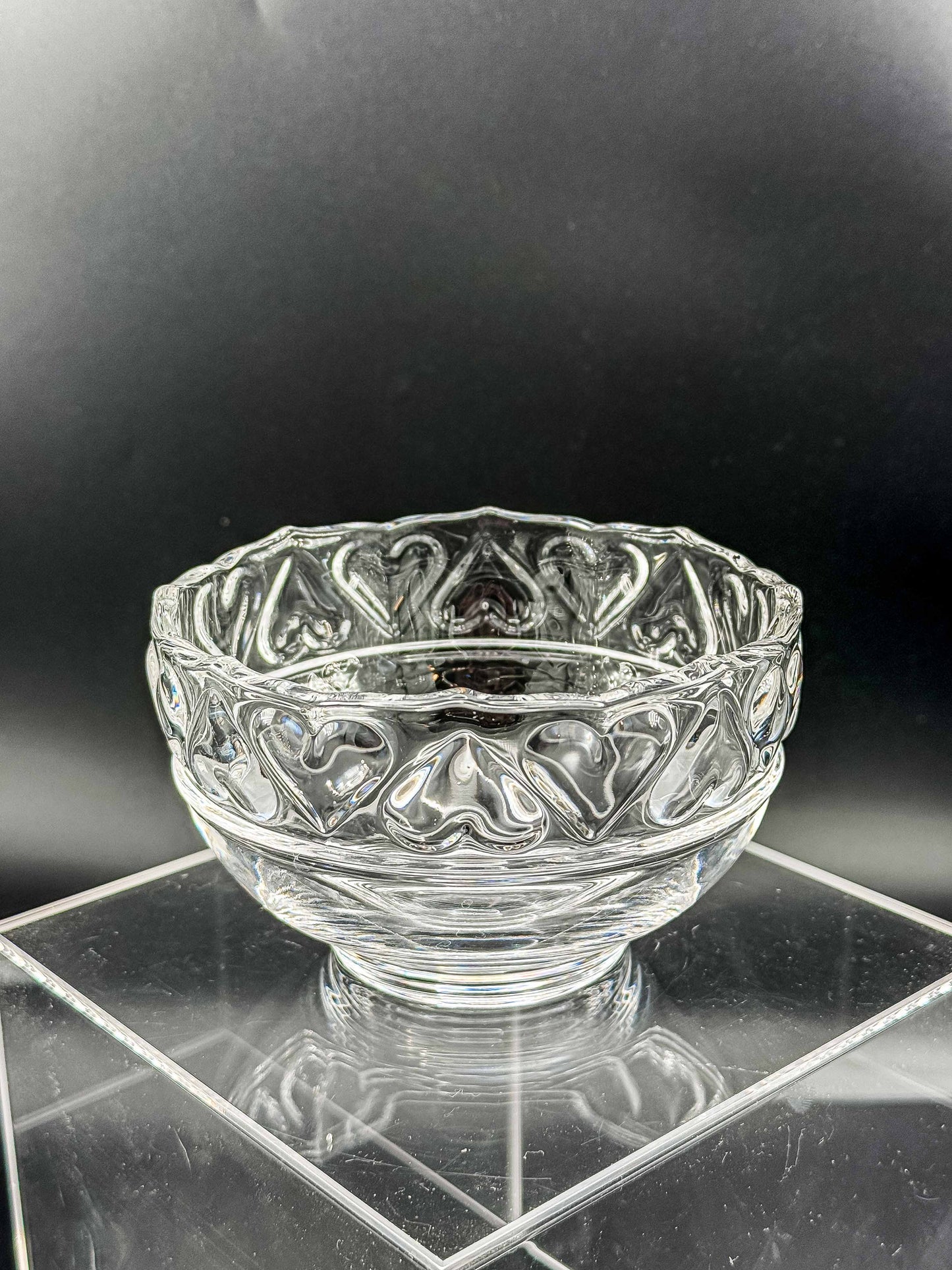 Tiffany & Co. Fine Crystal Hearts Art Glass Bowl