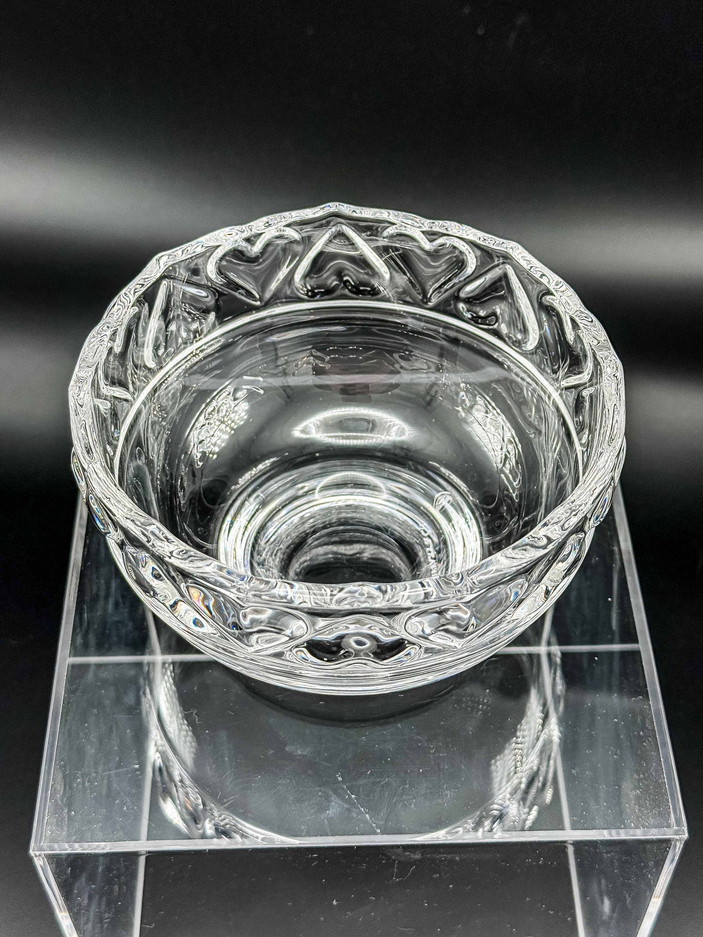 Tiffany & Co. Fine Crystal Hearts Art Glass Bowl