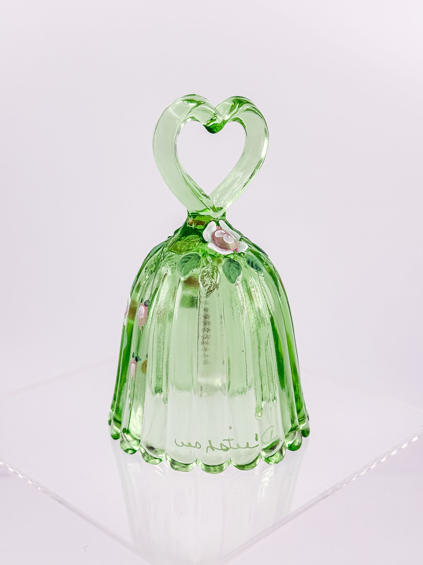 Fenton Art Glass Bell – Spring Green Heart Handle Hand-Painted Pink Rosebuds