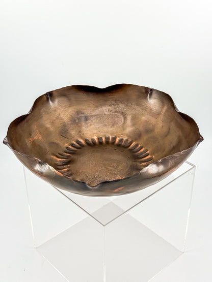Craftsman Co. Hand-Hammered Copper Bowl with Scalloped Rim, Arts and Crafts Movement, No. 885