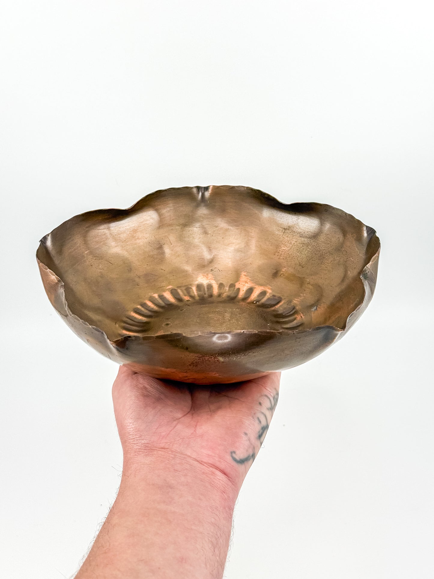 Craftsman Co. Hand-Hammered Copper Bowl with Scalloped Rim, Arts and Crafts Movement, No. 885