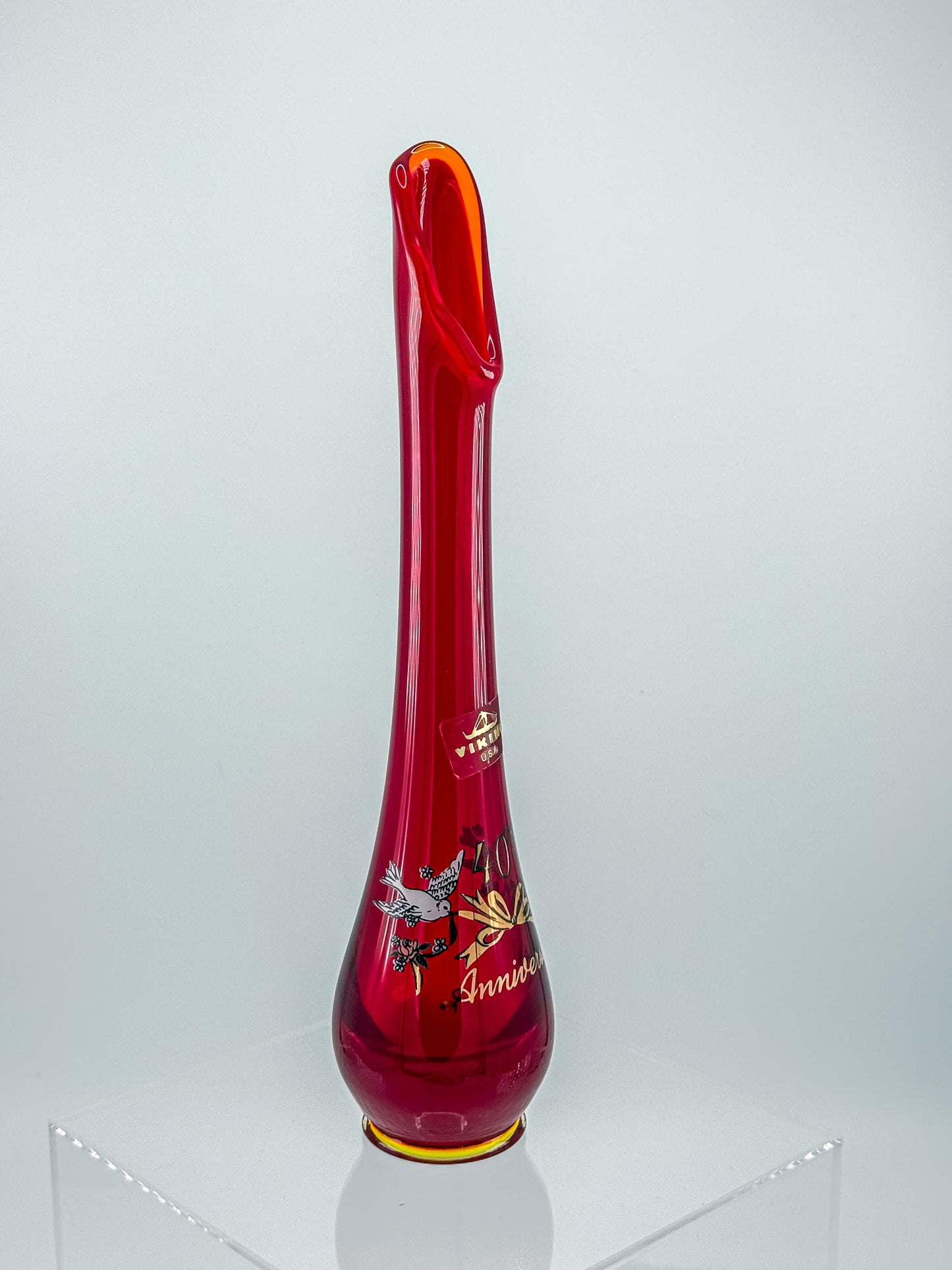Viking Glass Amberina Swung Bud Vase with 40th Anniversary Doves Decoration, Made in USA