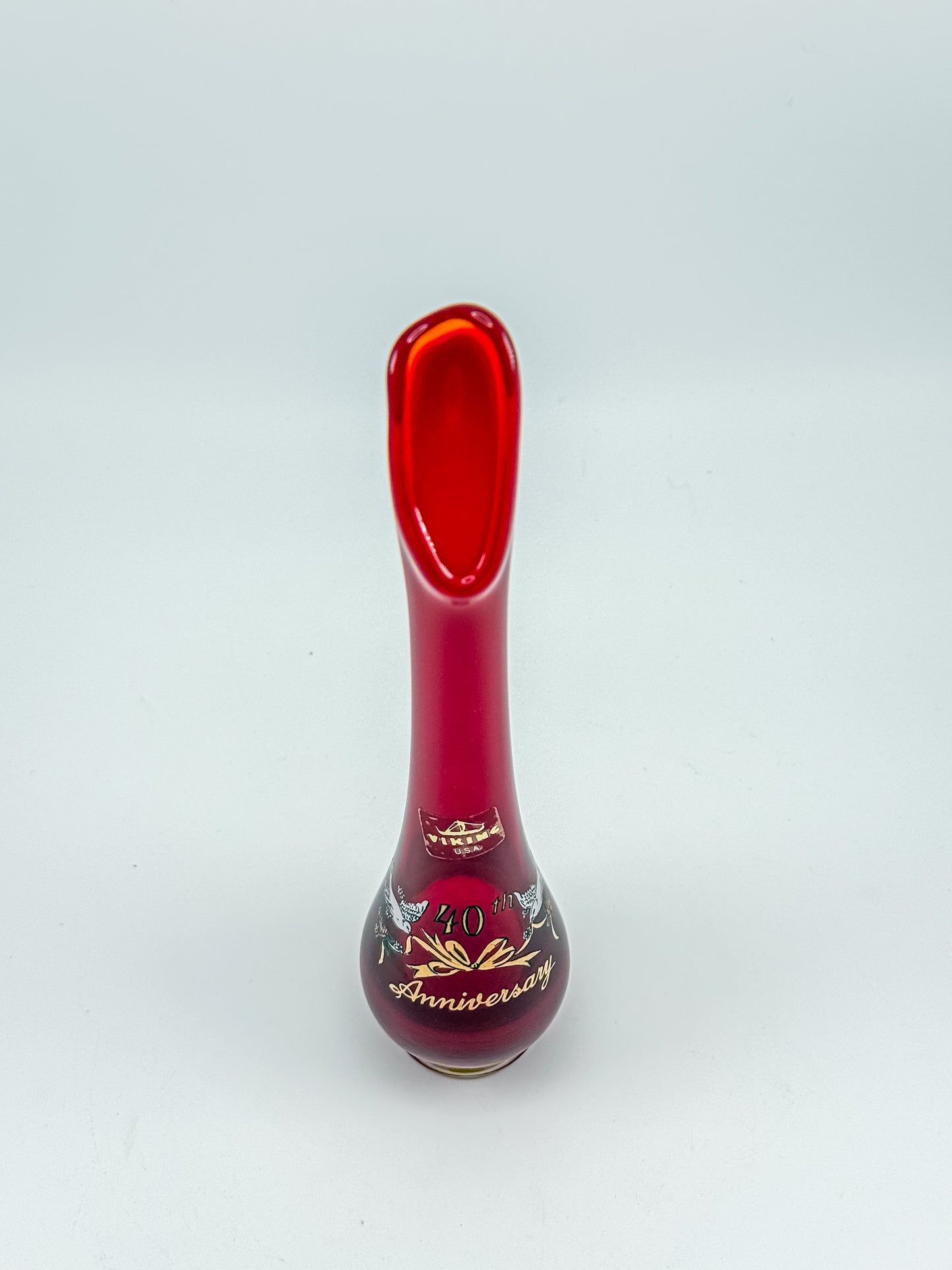 Viking Glass Amberina Swung Bud Vase with 40th Anniversary Doves Decoration, Made in USA