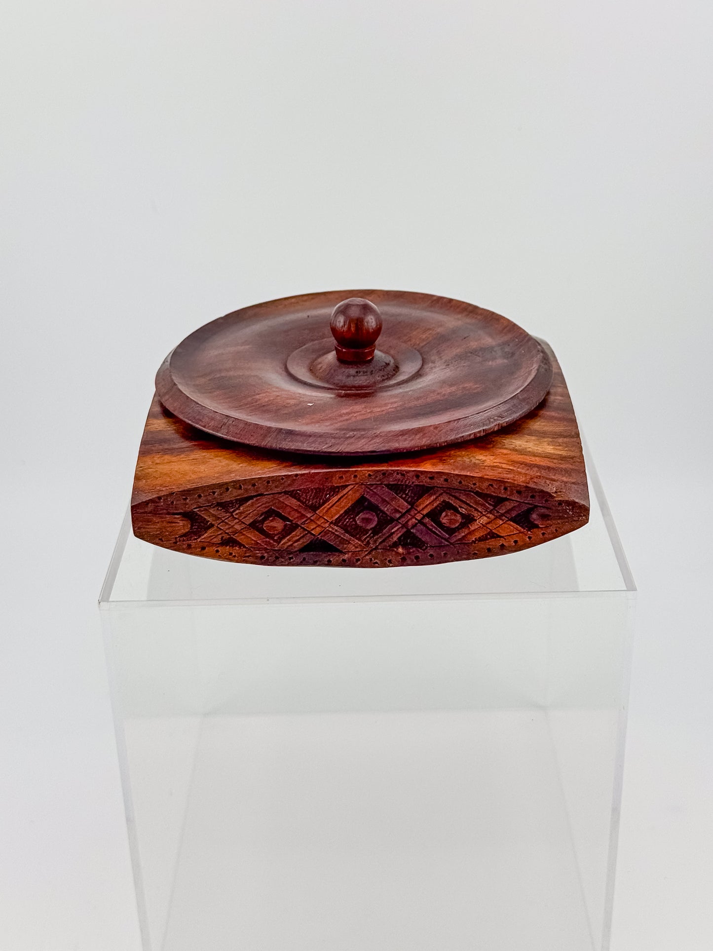 Vintage Hand-Carved Sheesham Wood Lidded Box with Geometric Diamond Border