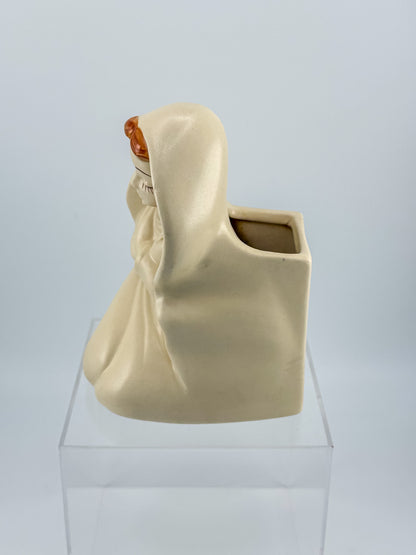 Vintage Hull USA #25 Madonna Virgin Mary Ceramic Planter in Ivory Matte Glaze, 1940s–50s