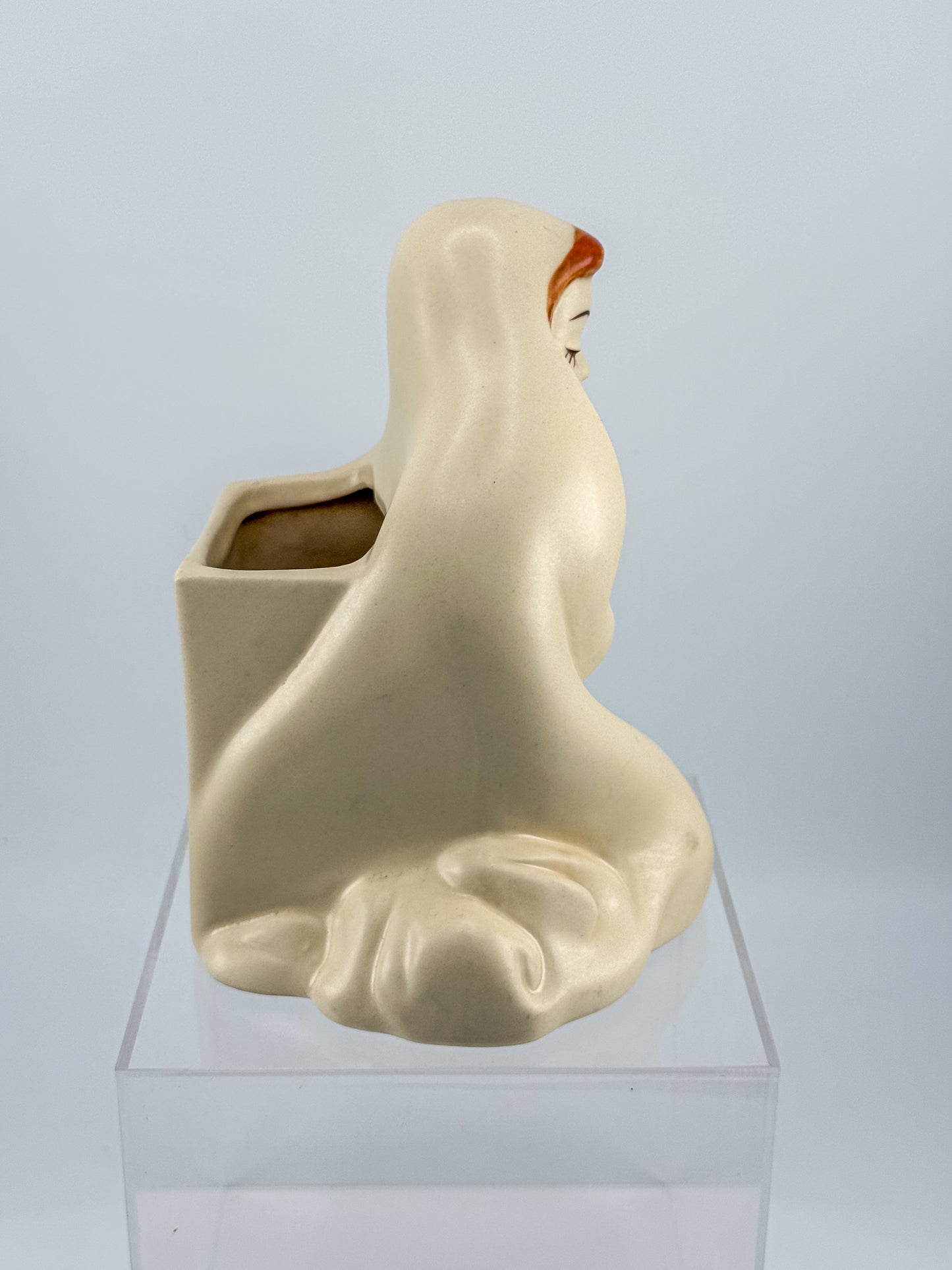 Vintage Hull USA #25 Madonna Virgin Mary Ceramic Planter in Ivory Matte Glaze, 1940s–50s