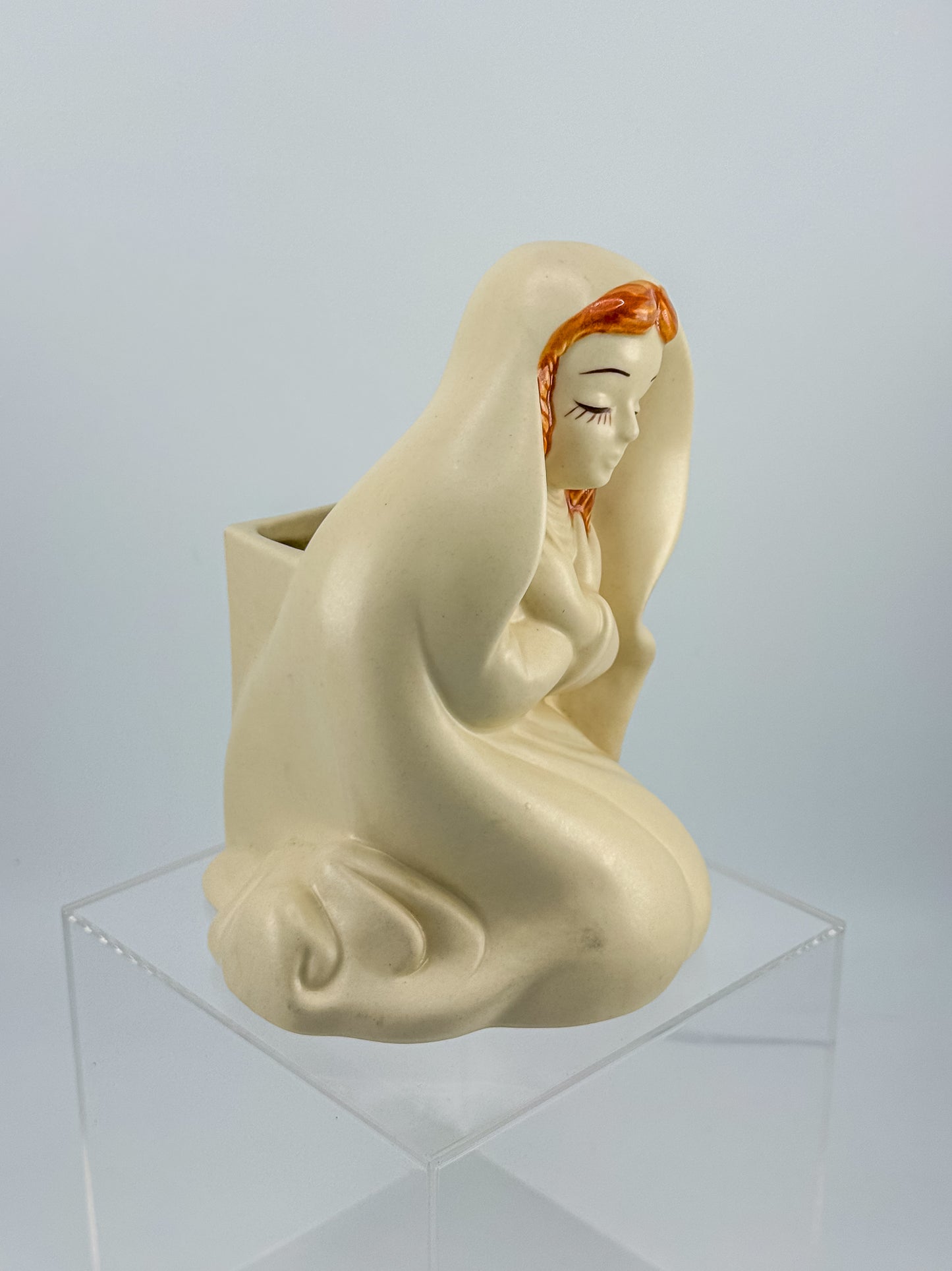 Vintage Hull USA #25 Madonna Virgin Mary Ceramic Planter in Ivory Matte Glaze, 1940s–50s