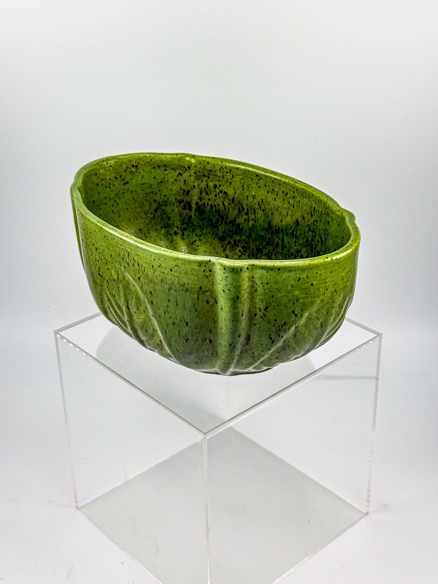 Vintage Haeger Pottery Green Speckled Ceramic Planter Bowl with Embossed Leaf Design
