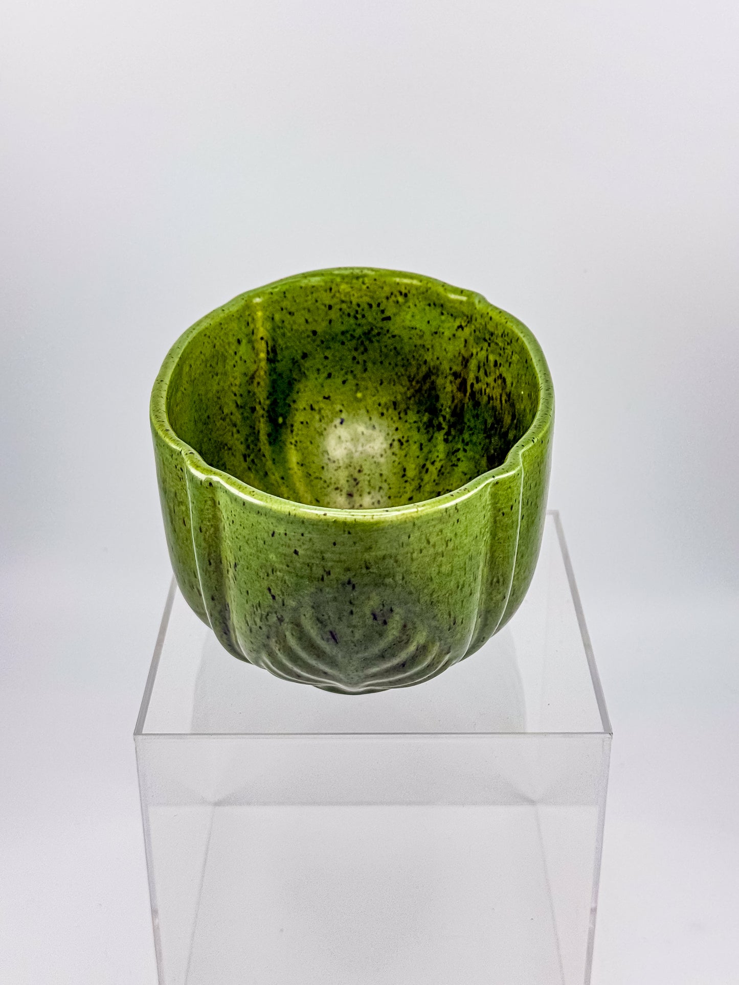 Vintage Haeger Pottery Green Speckled Ceramic Planter Bowl with Embossed Leaf Design