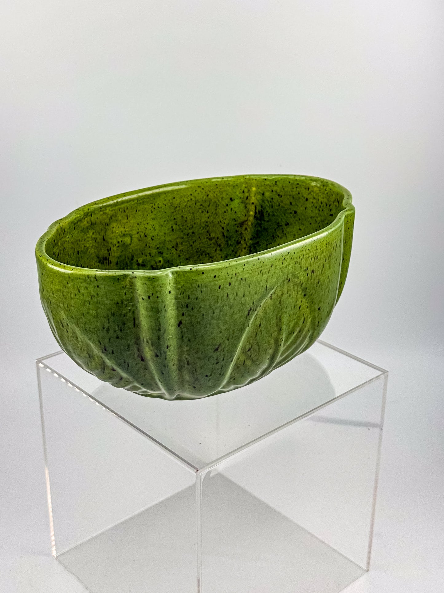 Vintage Haeger Pottery Green Speckled Ceramic Planter Bowl with Embossed Leaf Design