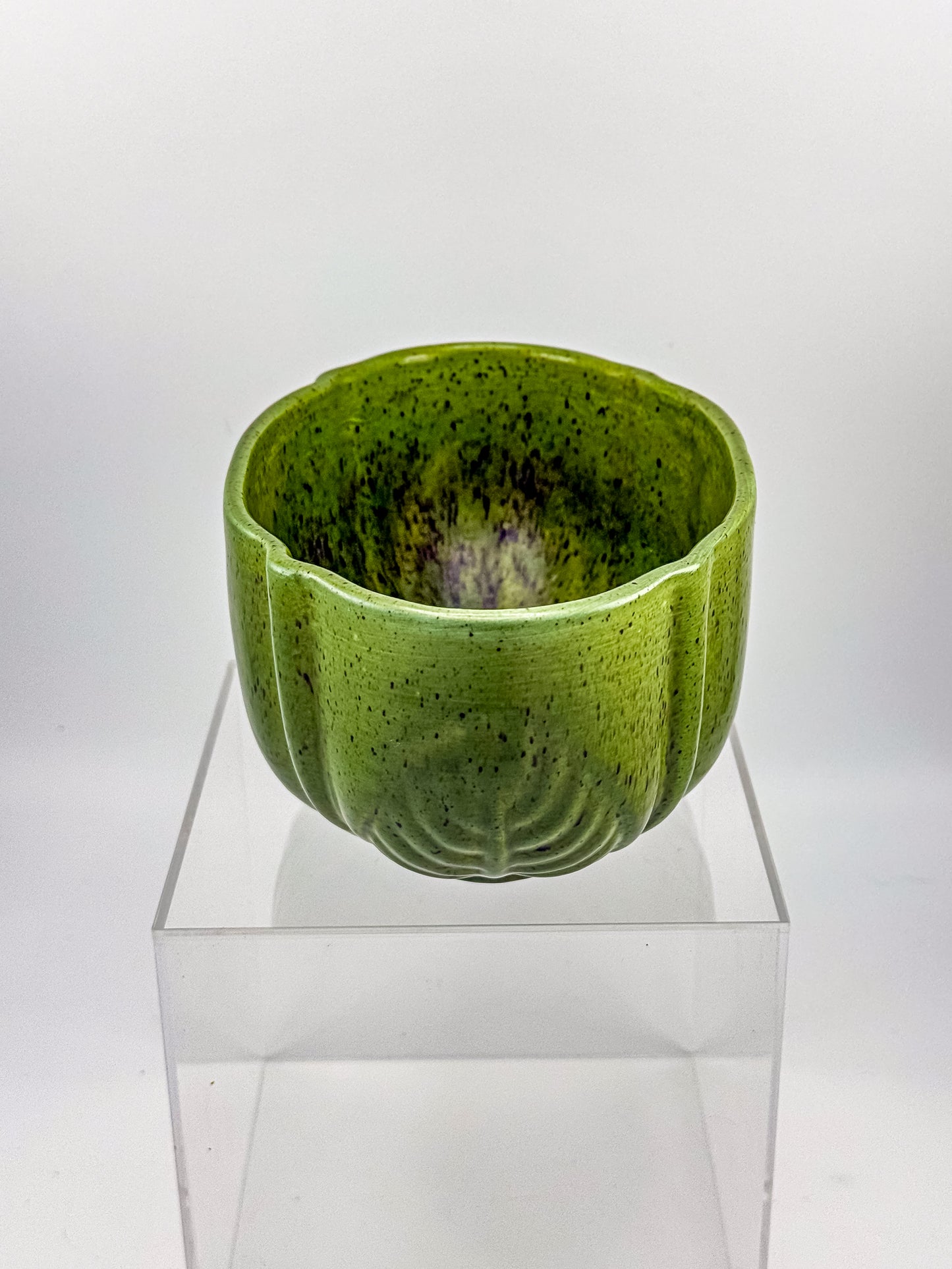 Vintage Haeger Pottery Green Speckled Ceramic Planter Bowl with Embossed Leaf Design