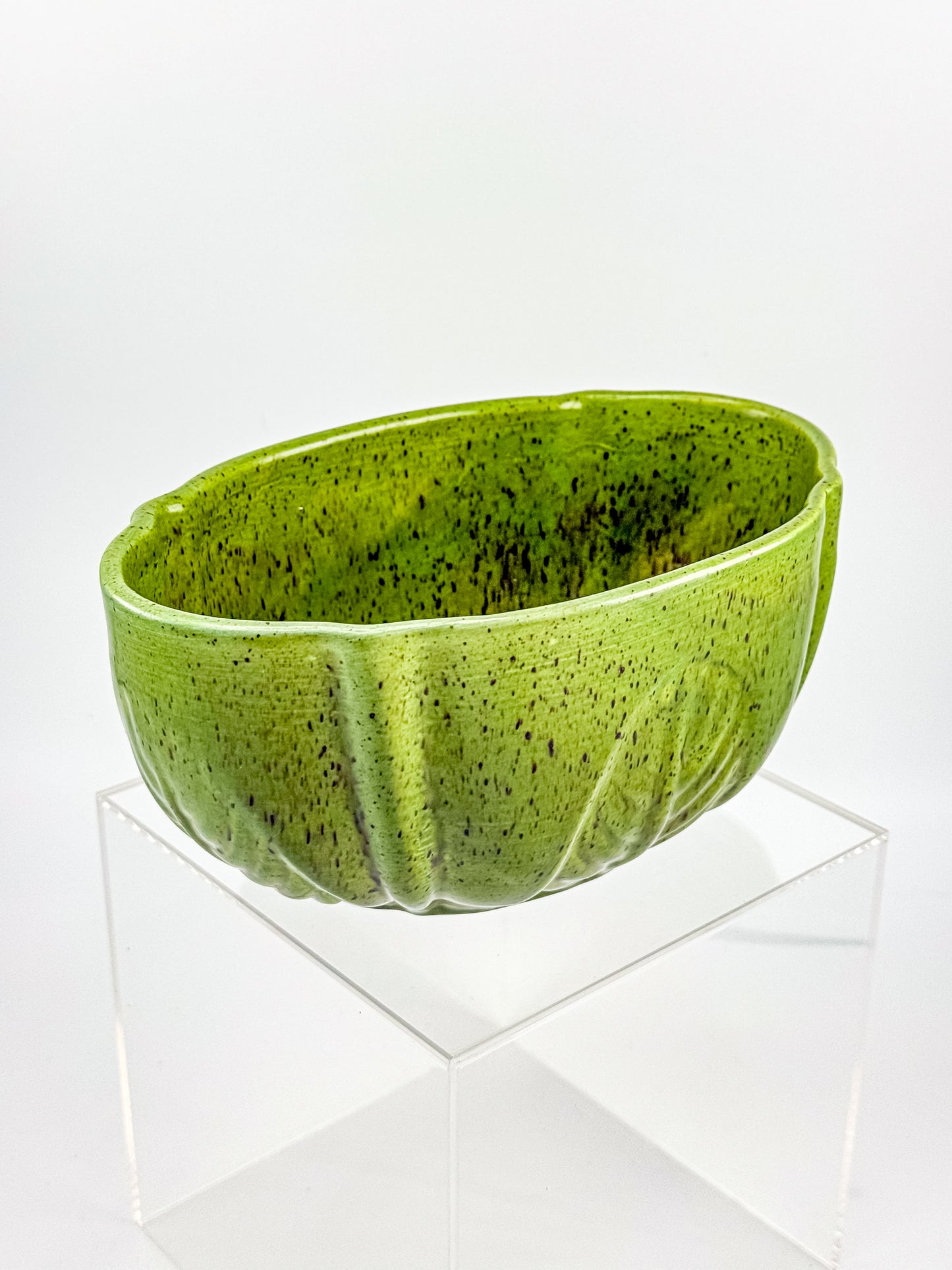 Vintage Haeger Pottery Green Speckled Ceramic Planter Bowl with Embossed Leaf Design