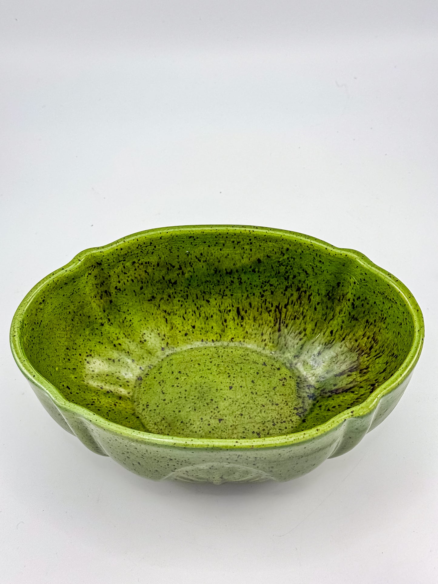 Vintage Haeger Pottery Green Speckled Ceramic Planter Bowl with Embossed Leaf Design