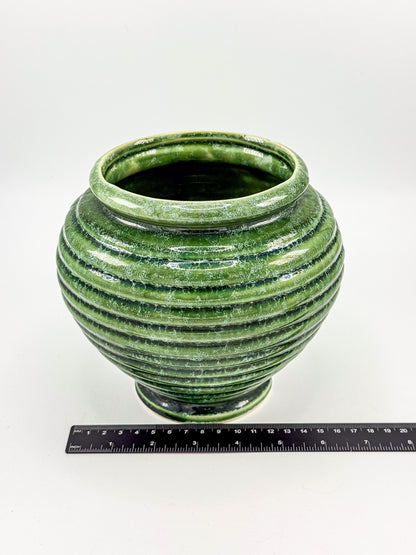 Vintage Hull Pottery Green Ribbed Beehive Urn Vase No. 419, Mid Century USA Ceramic Planter