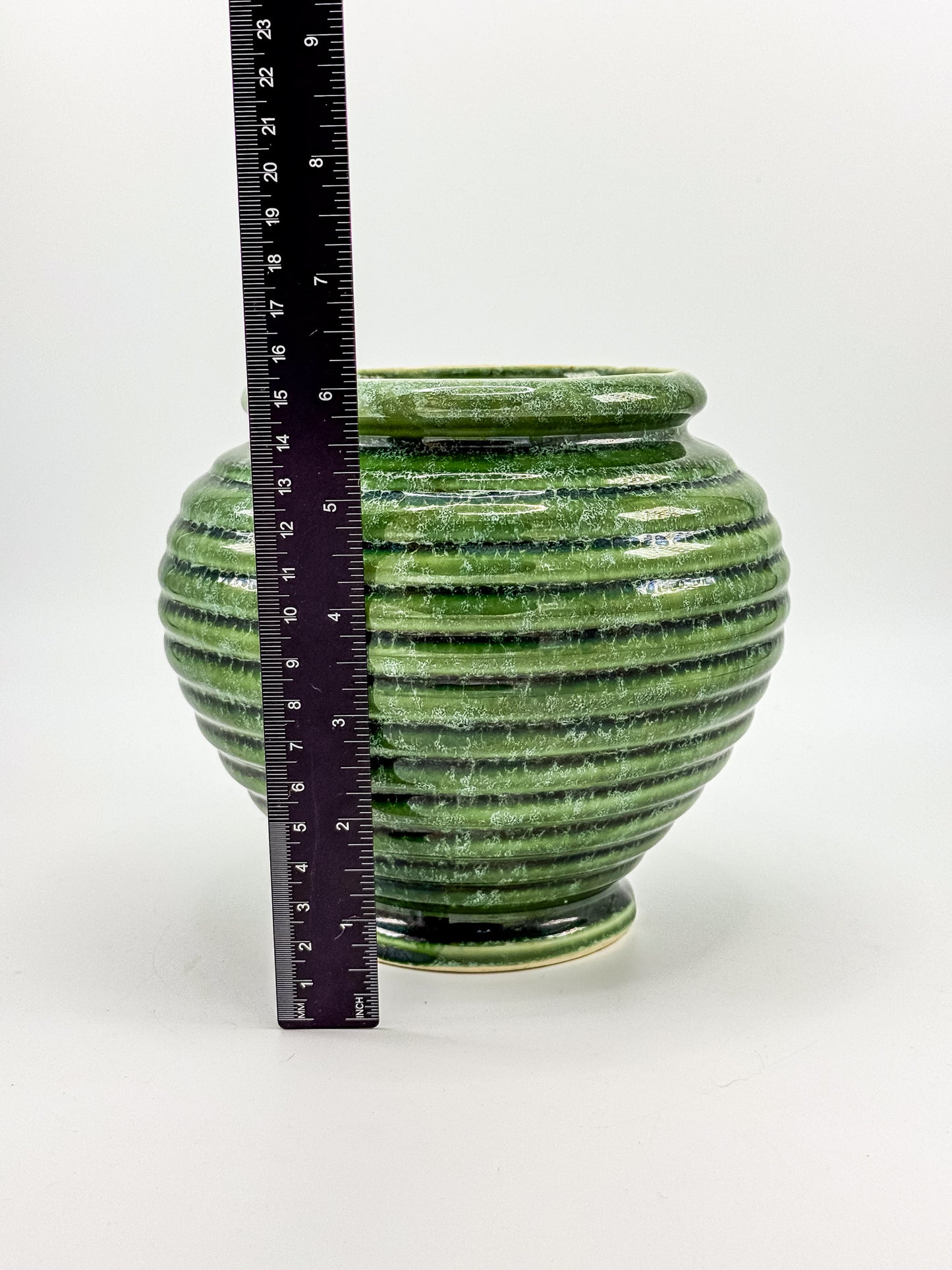 Vintage Hull Pottery Green Ribbed Beehive Urn Vase No. 419, Mid Century USA Ceramic Planter