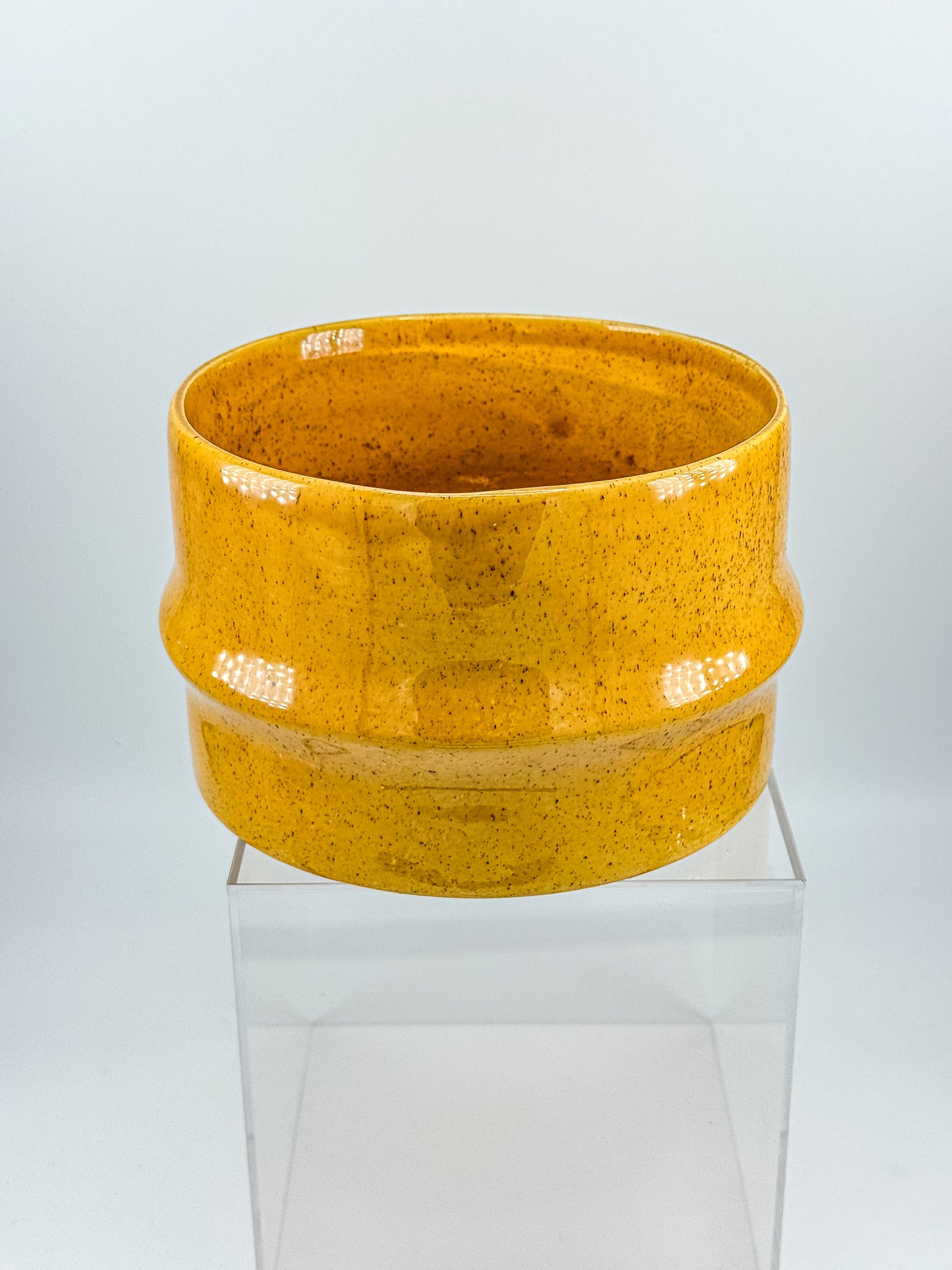 Haeger Pottery No. 66 Golden Mustard Amber Speckle Glaze Cylindrical Planter, Mid Century USA Ceramic