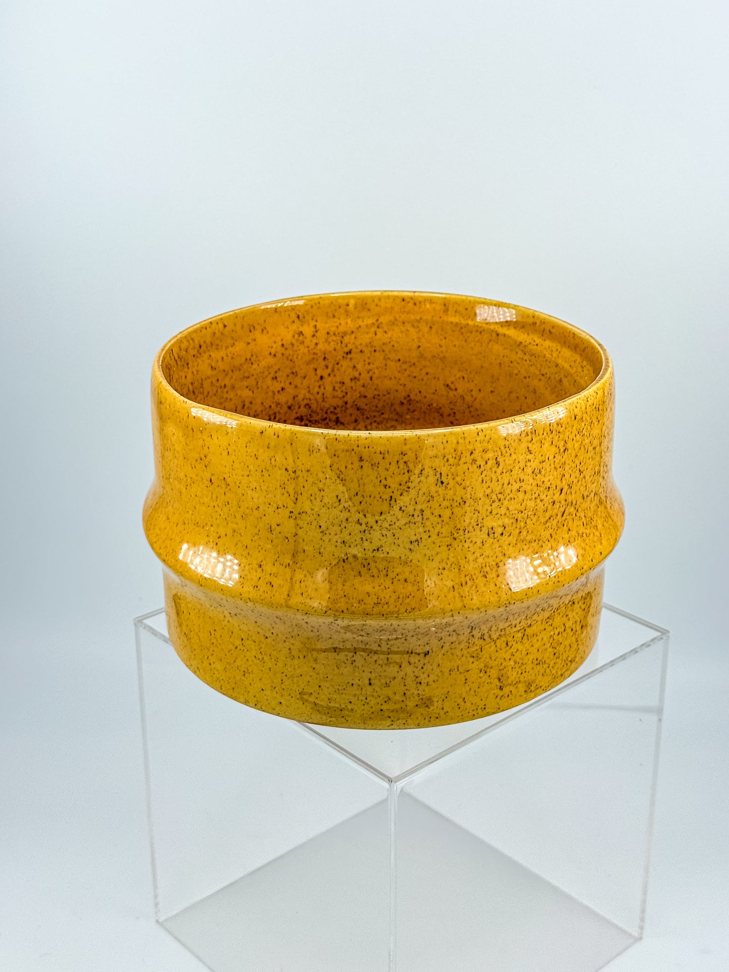 Haeger Pottery No. 66 Golden Mustard Amber Speckle Glaze Cylindrical Planter, Mid Century USA Ceramic