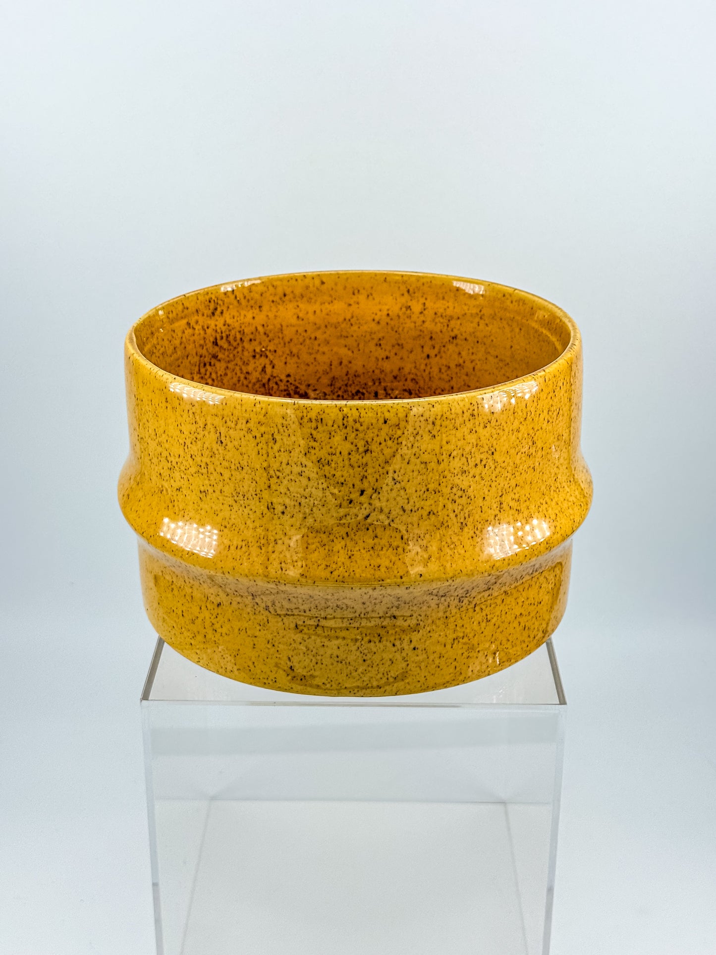 Haeger Pottery No. 66 Golden Mustard Amber Speckle Glaze Cylindrical Planter, Mid Century USA Ceramic