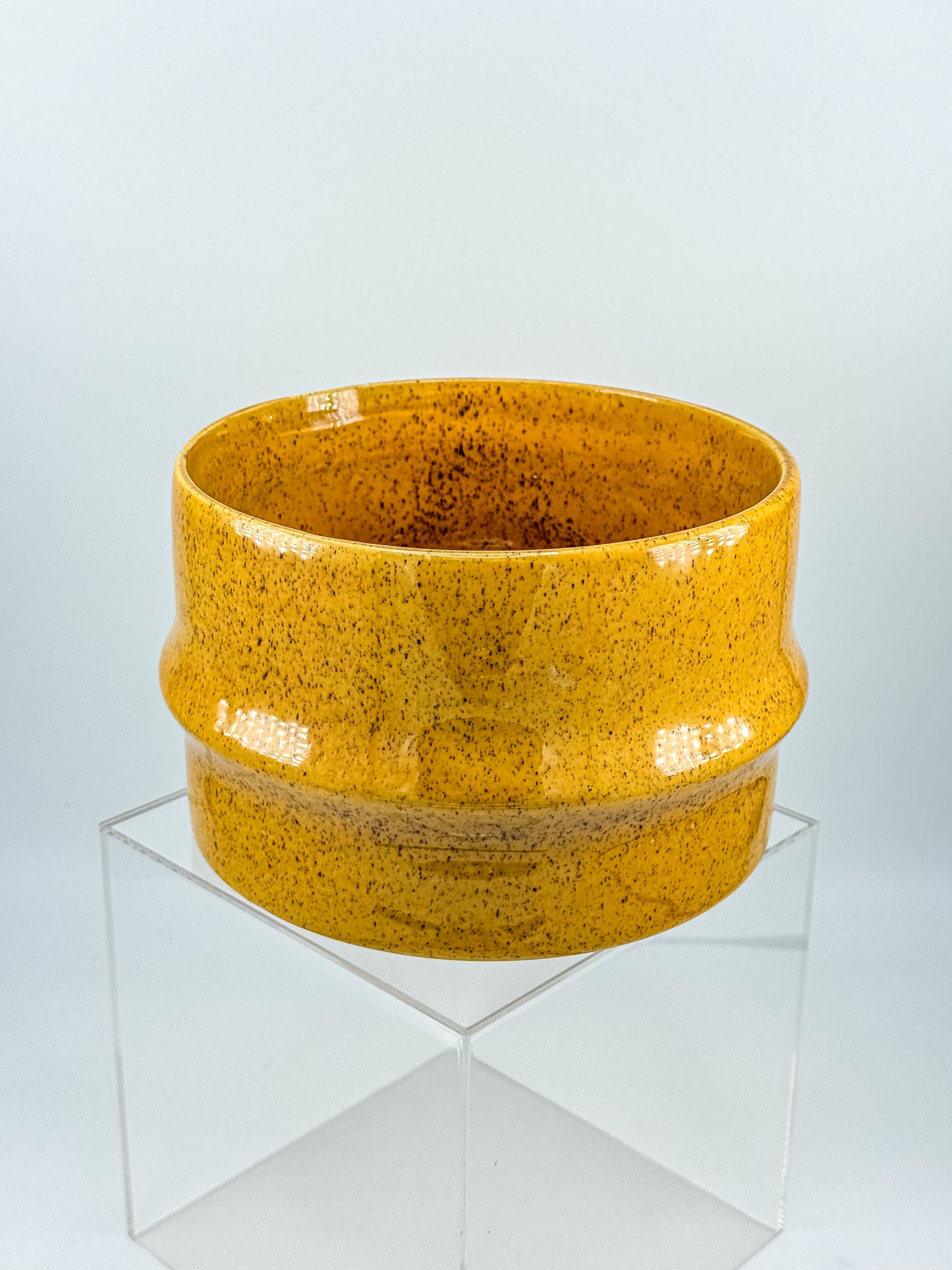 Haeger Pottery No. 66 Golden Mustard Amber Speckle Glaze Cylindrical Planter, Mid Century USA Ceramic