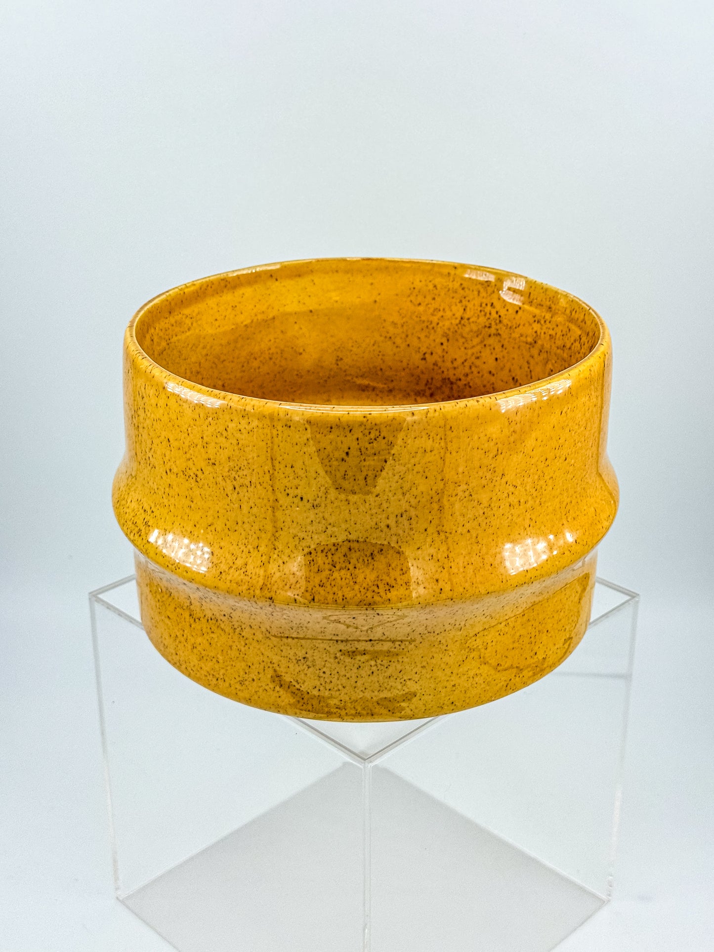 Haeger Pottery No. 66 Golden Mustard Amber Speckle Glaze Cylindrical Planter, Mid Century USA Ceramic