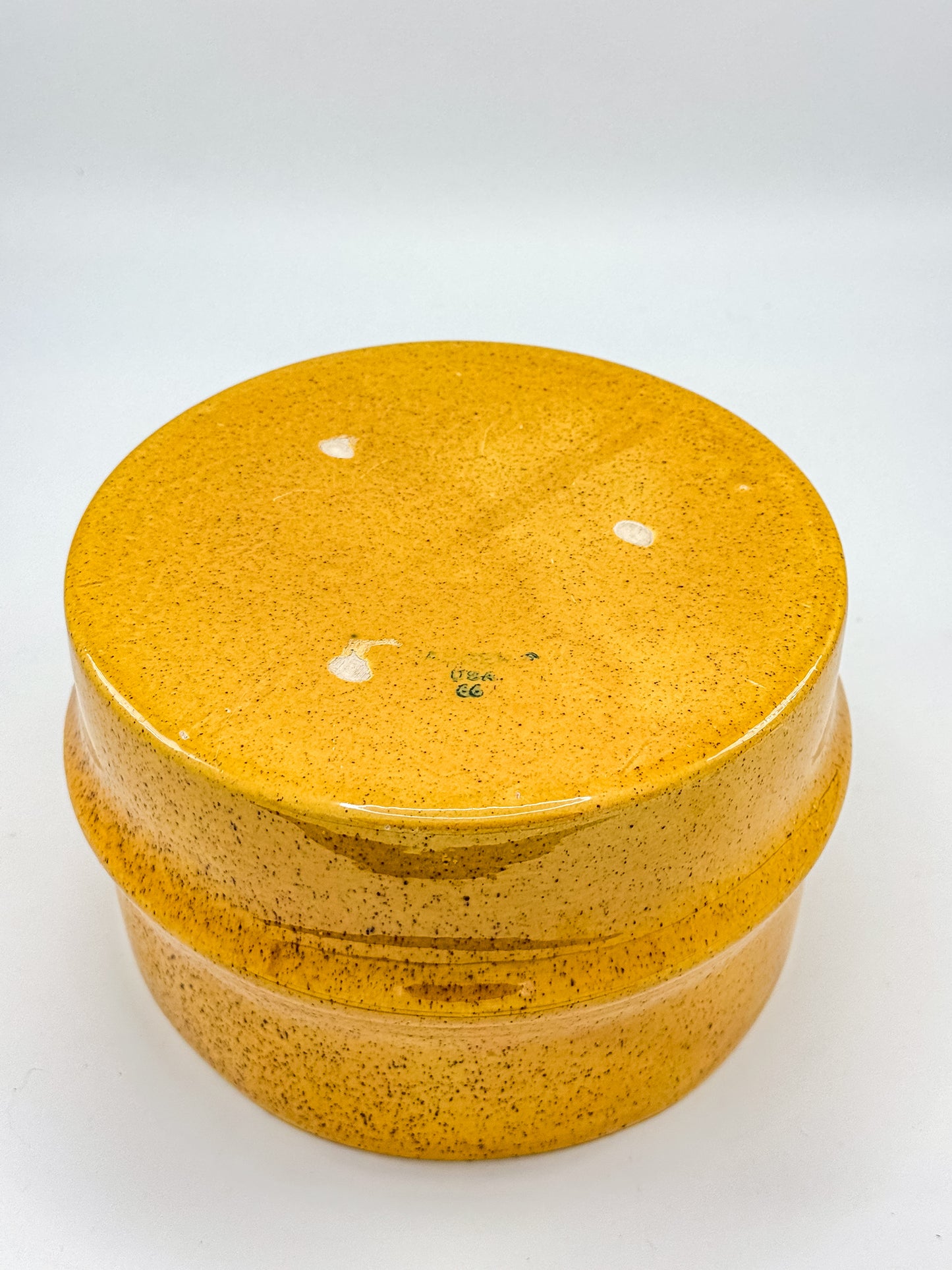 Haeger Pottery No. 66 Golden Mustard Amber Speckle Glaze Cylindrical Planter, Mid Century USA Ceramic
