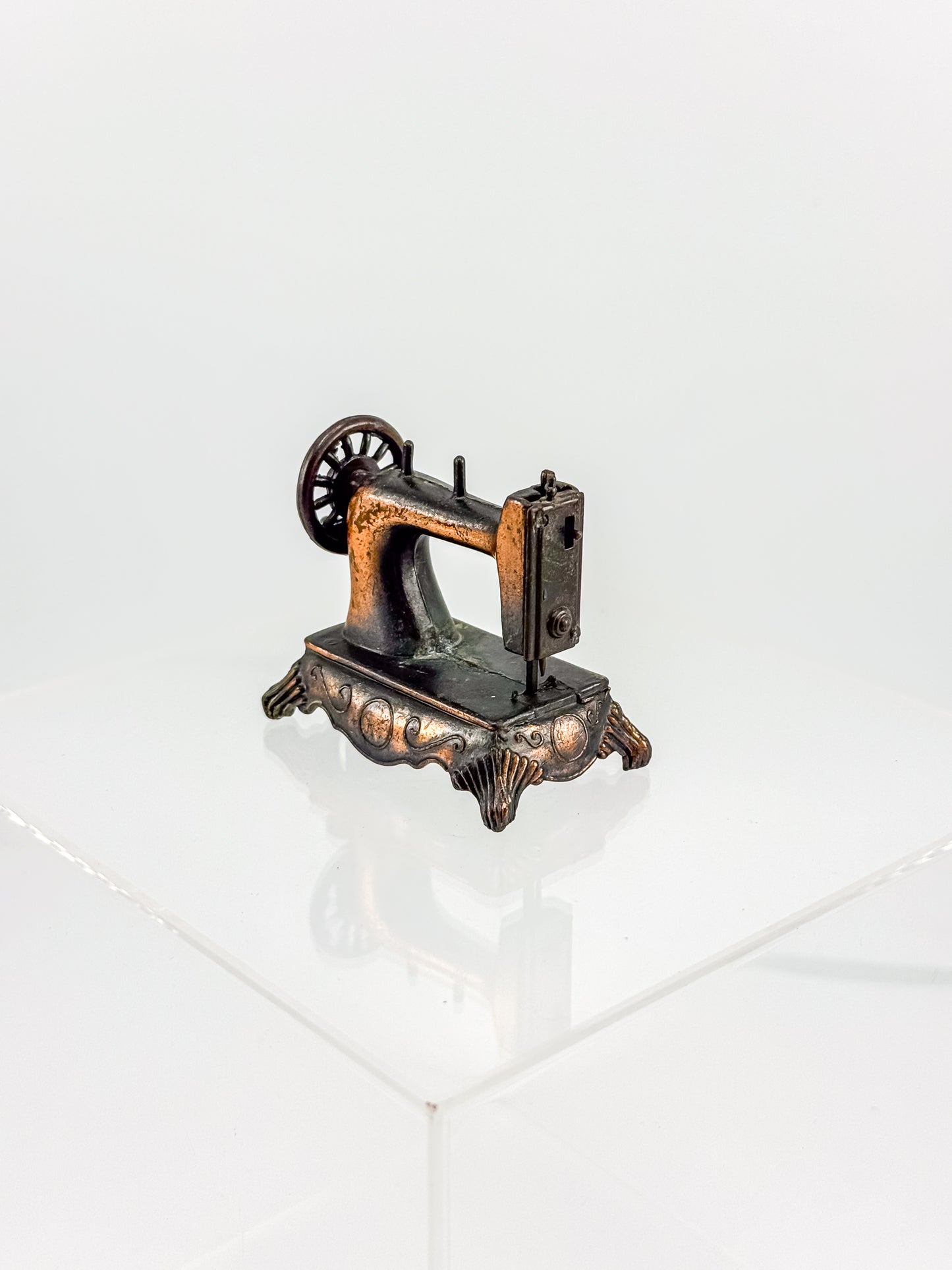 Vintage Miniature Sewing Machine Pencil Sharpener with Working Needle, Made in Hong Kong