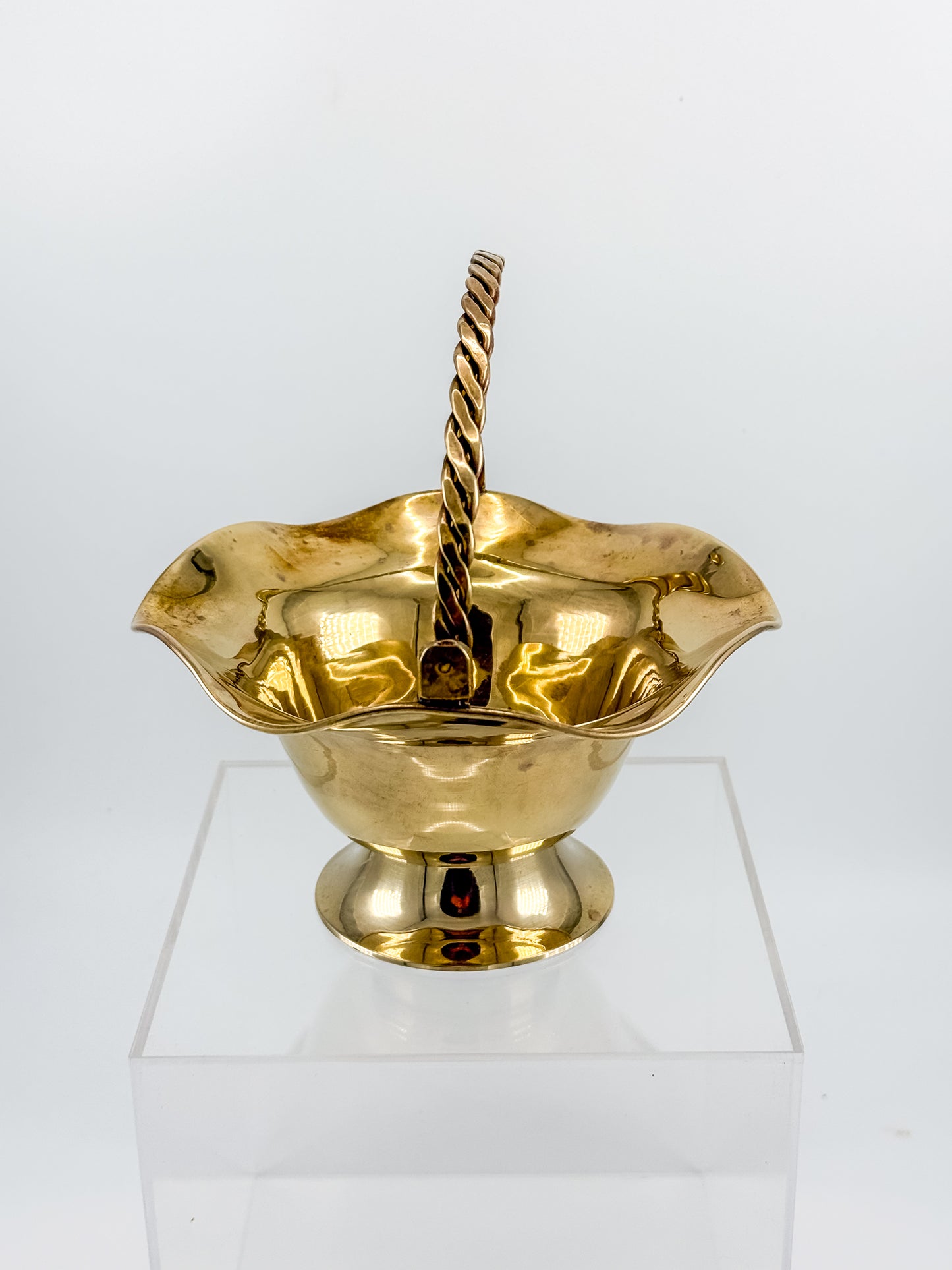 Vintage Polished Brass Basket with Twisted Rope Handle and Ruffled Scalloped Rim on Pedestal Base