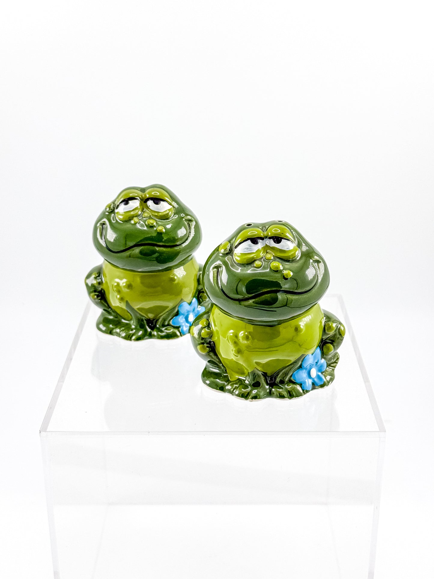 Vintage Holt Howard Smiling Green Frog Salt and Pepper Shakers, Made in Japan, Mid-Century Novelty Kitchen