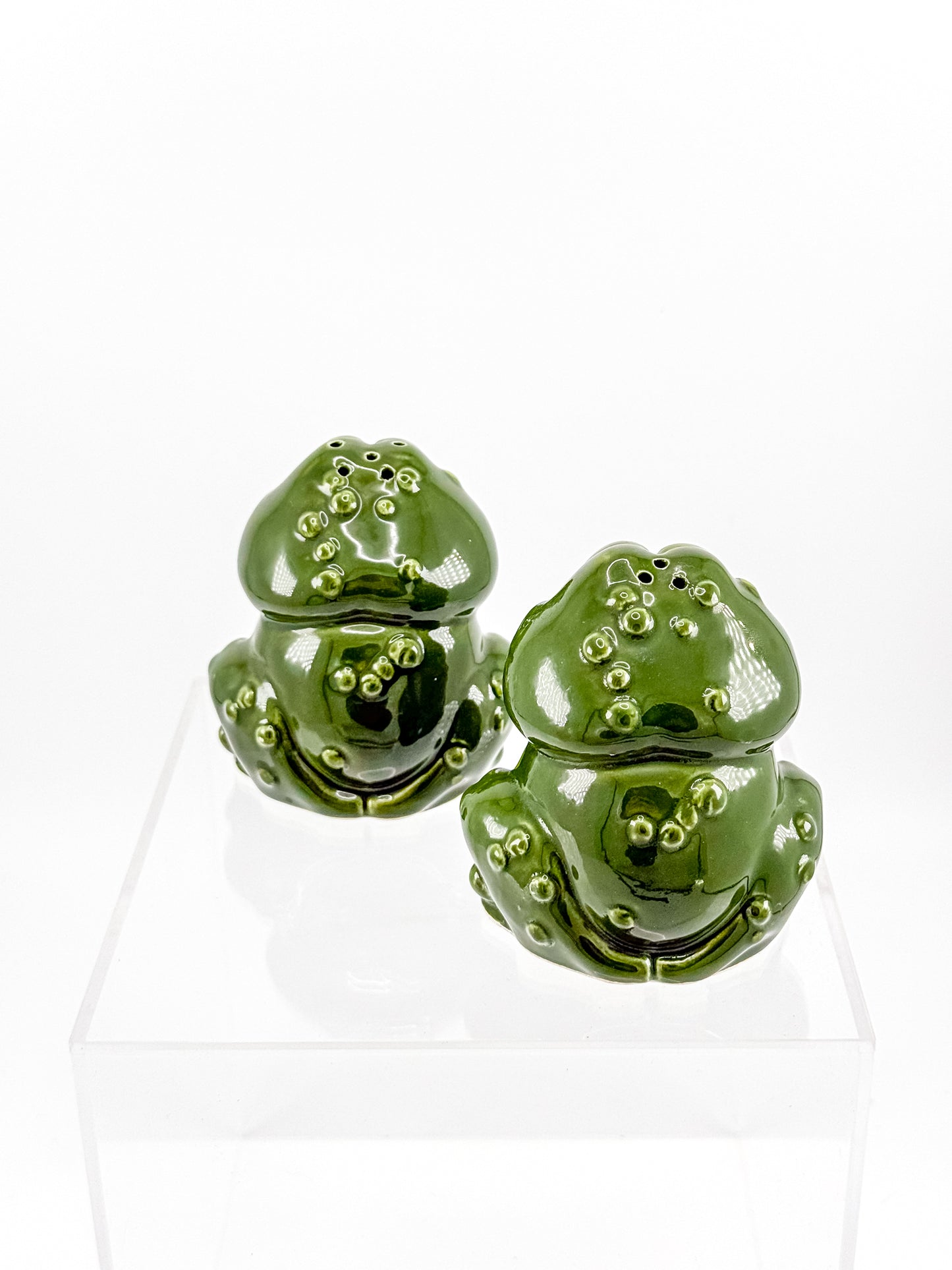 Vintage Holt Howard Smiling Green Frog Salt and Pepper Shakers, Made in Japan, Mid-Century Novelty Kitchen