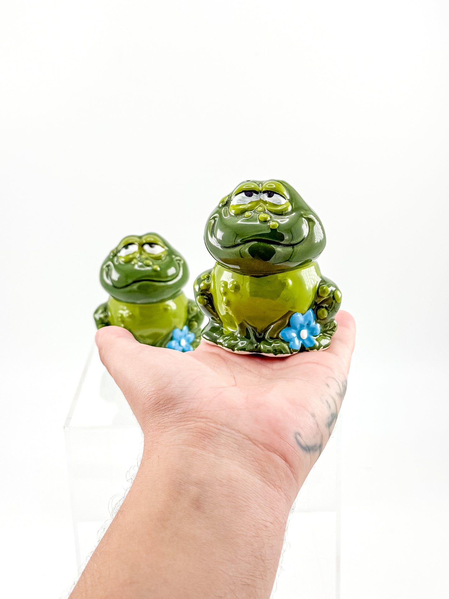 Vintage Holt Howard Smiling Green Frog Salt and Pepper Shakers, Made in Japan, Mid-Century Novelty Kitchen