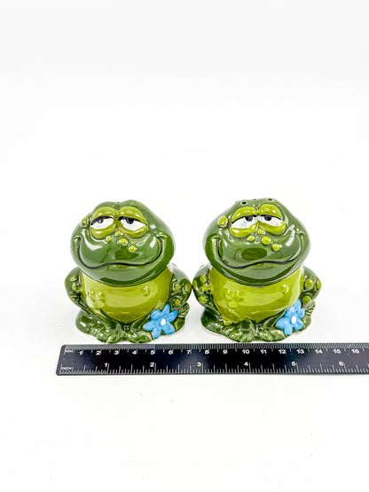 Vintage Holt Howard Smiling Green Frog Salt and Pepper Shakers, Made in Japan, Mid-Century Novelty Kitchen