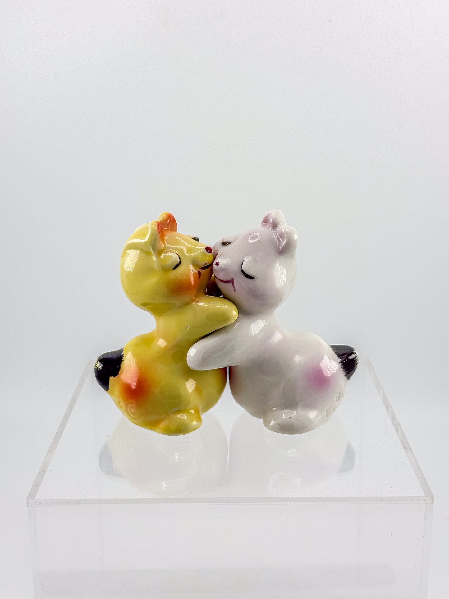 Vintage Van Tellingen Bunny Hug Salt and Pepper Shakers, 1950s Russ Berrie Hugger Set