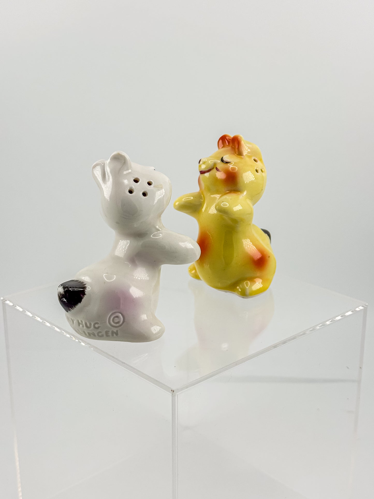 Vintage Van Tellingen Bunny Hug Salt and Pepper Shakers, 1950s Russ Berrie Hugger Set
