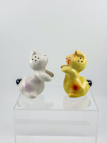 Vintage Van Tellingen Bunny Hug Salt and Pepper Shakers, 1950s Russ Berrie Hugger Set