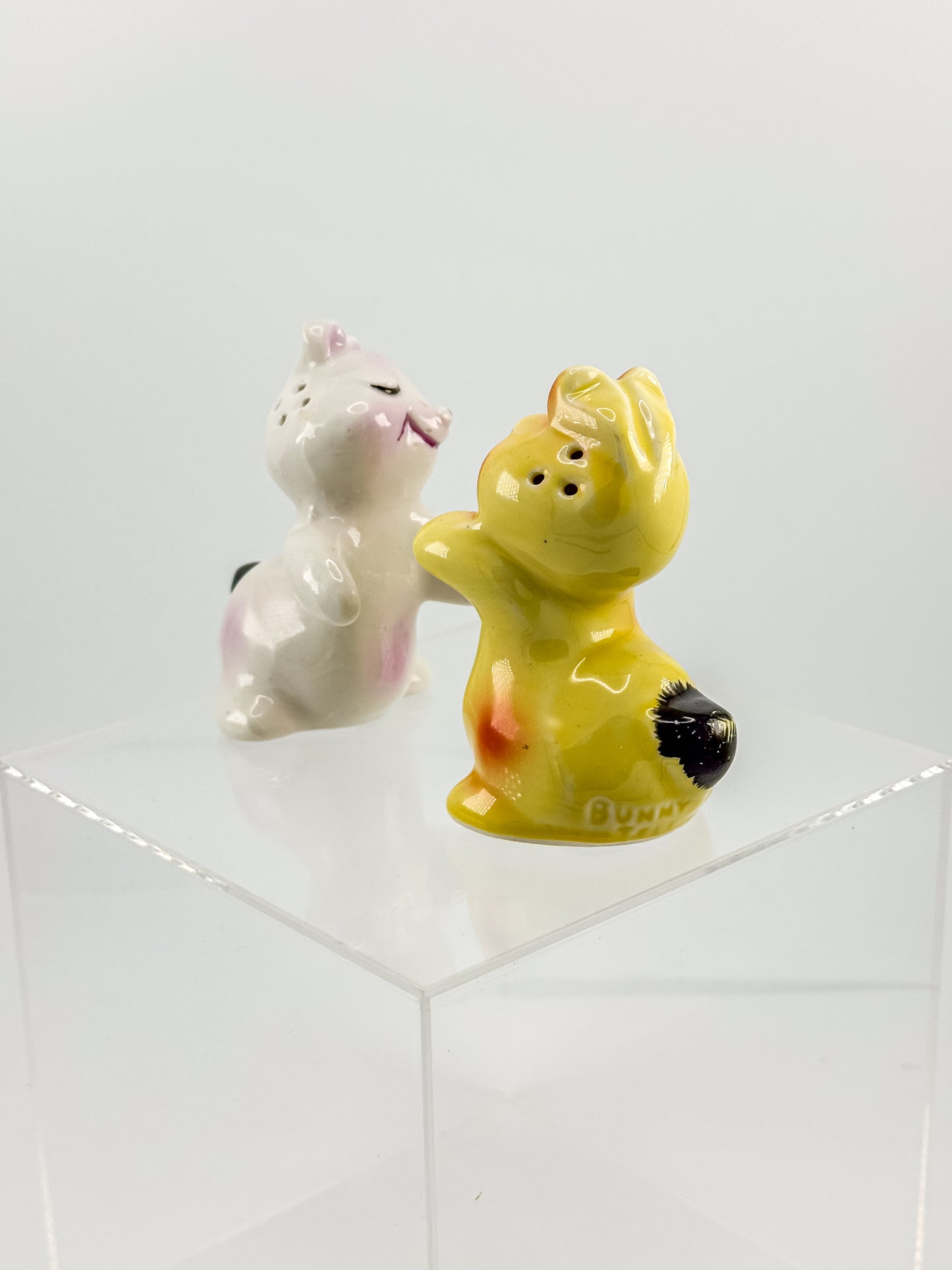 Vintage Van Tellingen Bunny Hug Salt and Pepper Shakers, 1950s Russ Berrie Hugger Set