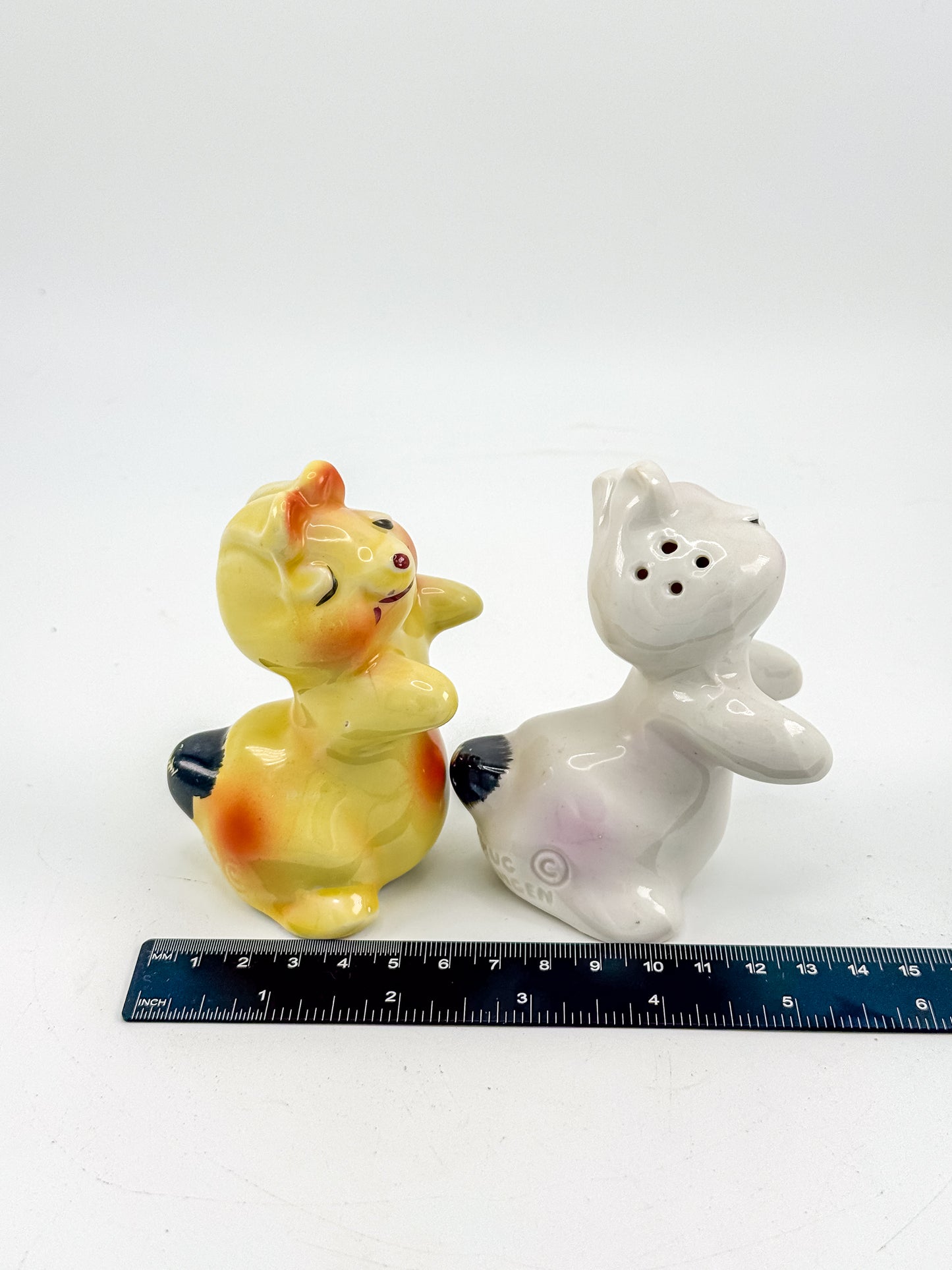 Vintage Van Tellingen Bunny Hug Salt and Pepper Shakers, 1950s Russ Berrie Hugger Set