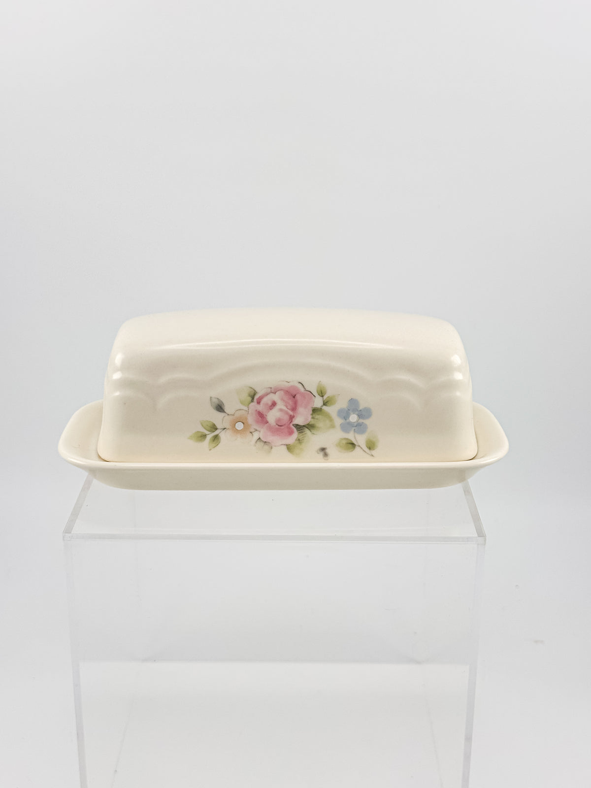 Vintage Pfaltzgraff Tea Rose 1/4-Pound Covered Butter Dish, Cream Stoneware