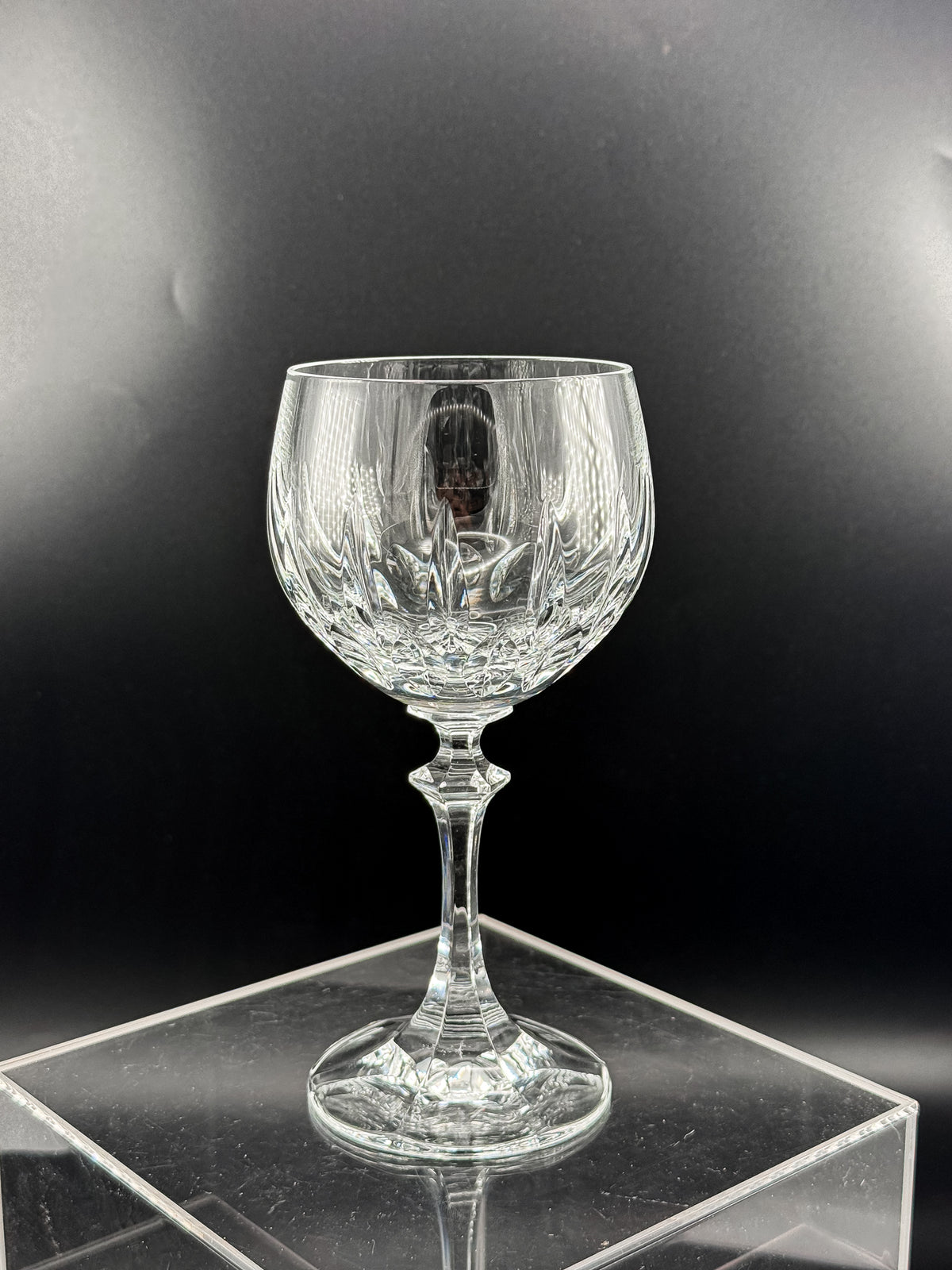 Schott-Zwiesel Gardone Wine Glass with Patterned Bowl and Faceted Stem, Sold Individually