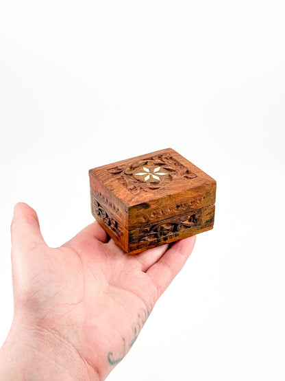 Vintage Carved Wood Trinket Box — Floral Relief & Inlay Lid, Blue Velvet Interior
