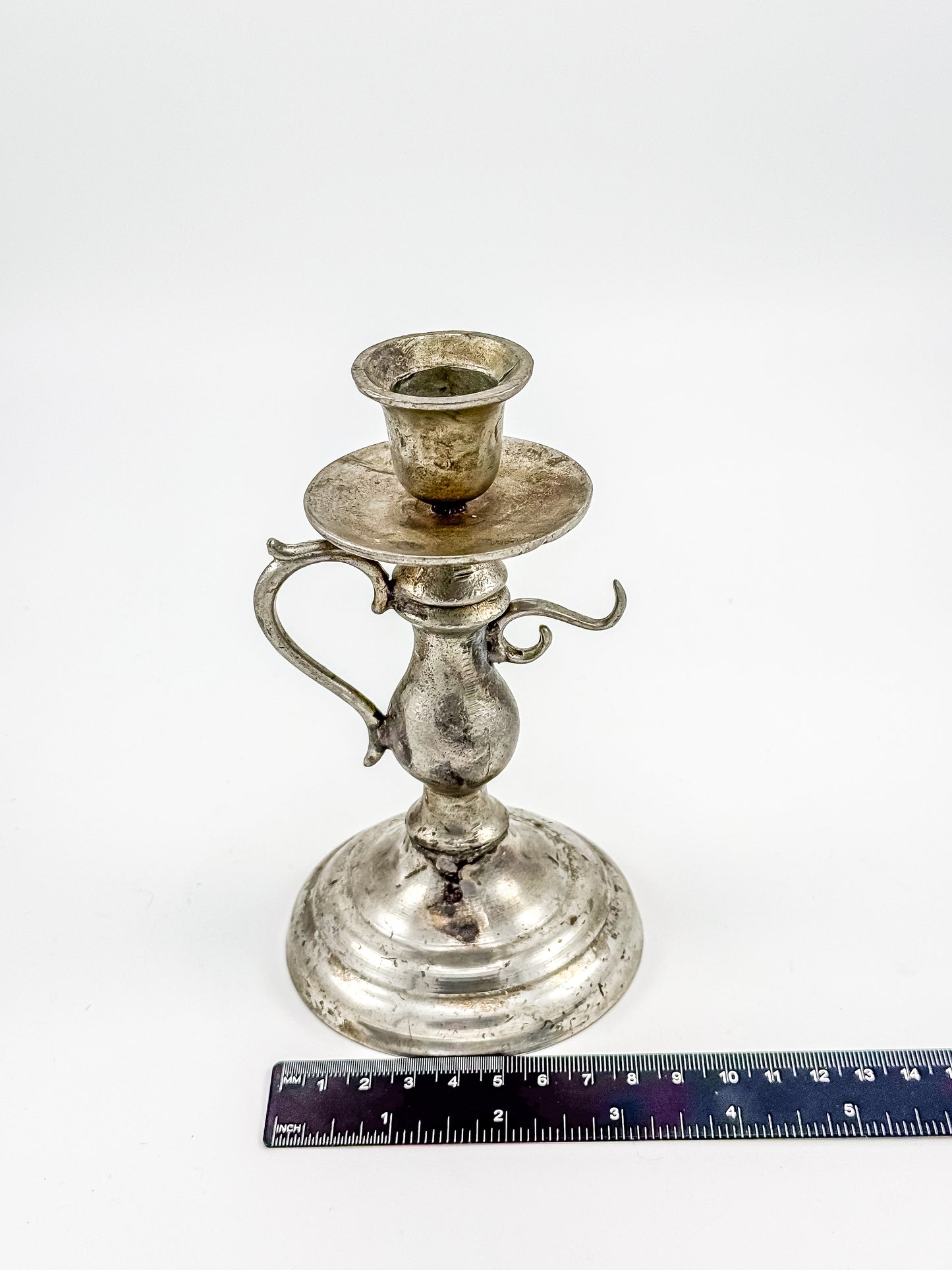 Pewter Repro Works 1995 Colonial Style Handled Chamberstick Candleholder