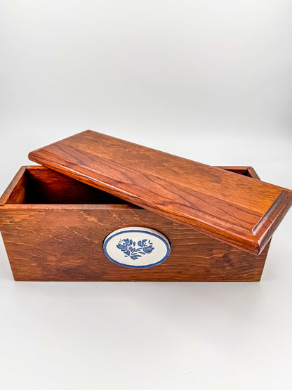 Vintage Pfaltzgraff Yorktowne Wood Double Recipe Box with Ceramic Medallion